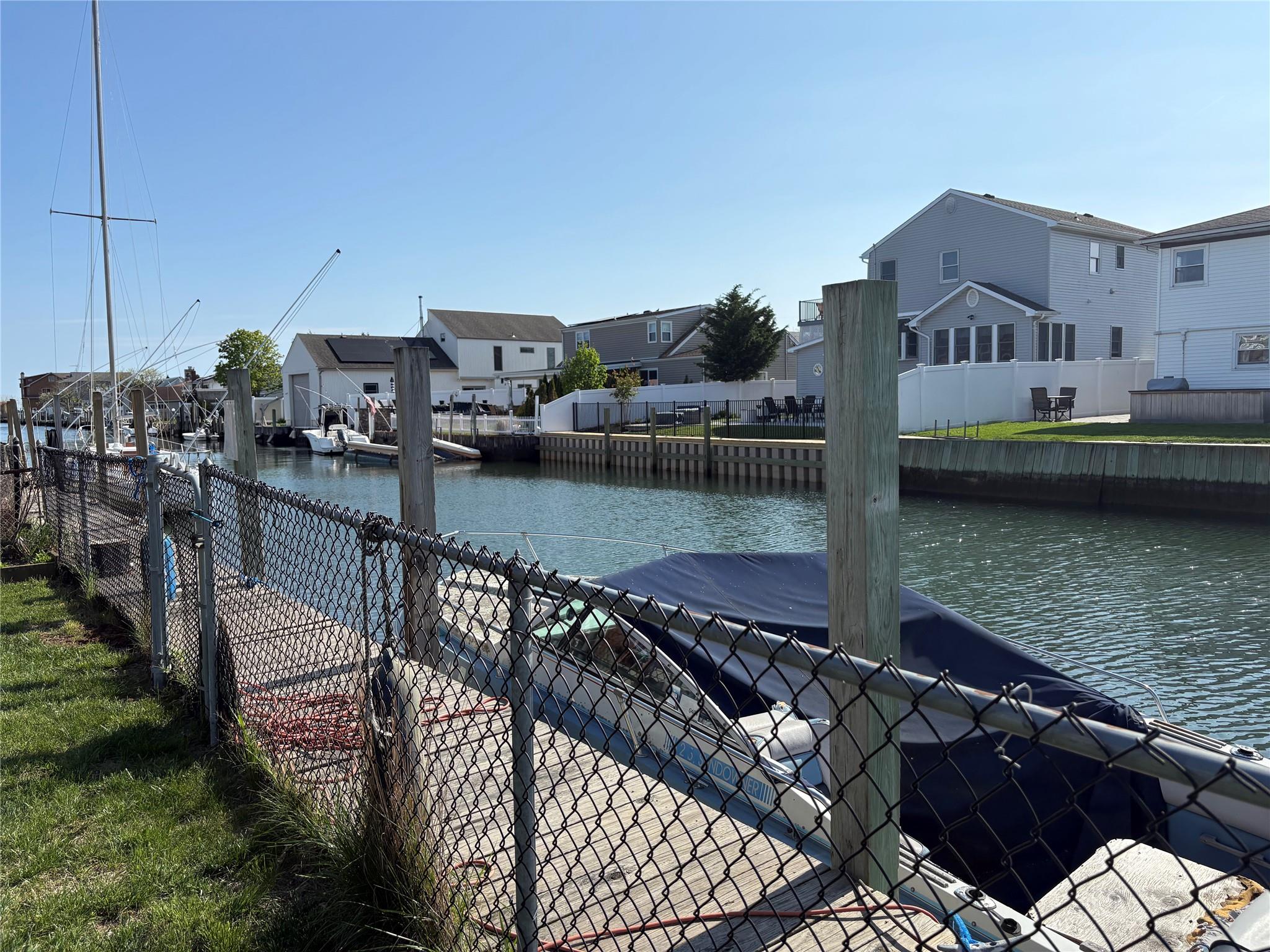 260 East Drive, Copiague, NY 11726