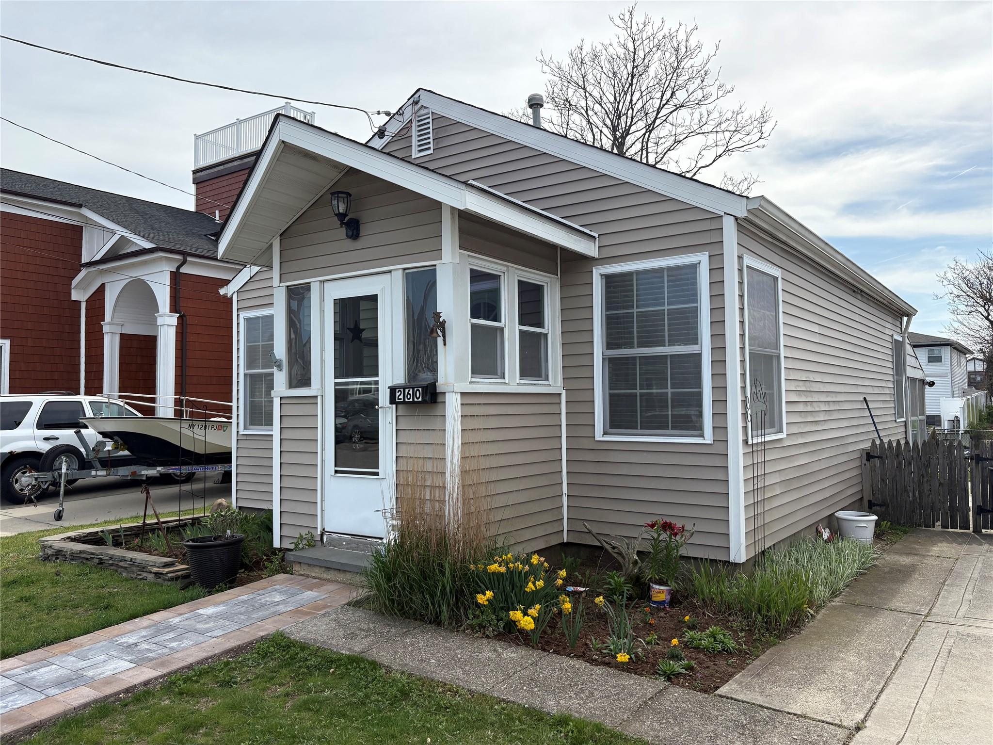 260 East Drive, Copiague, NY 11726