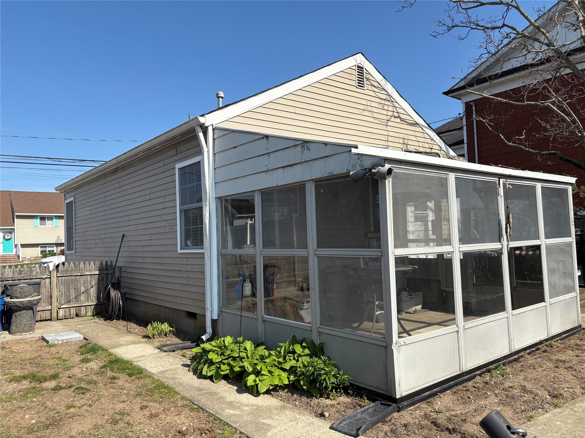 260 East Drive, Copiague, NY 11726