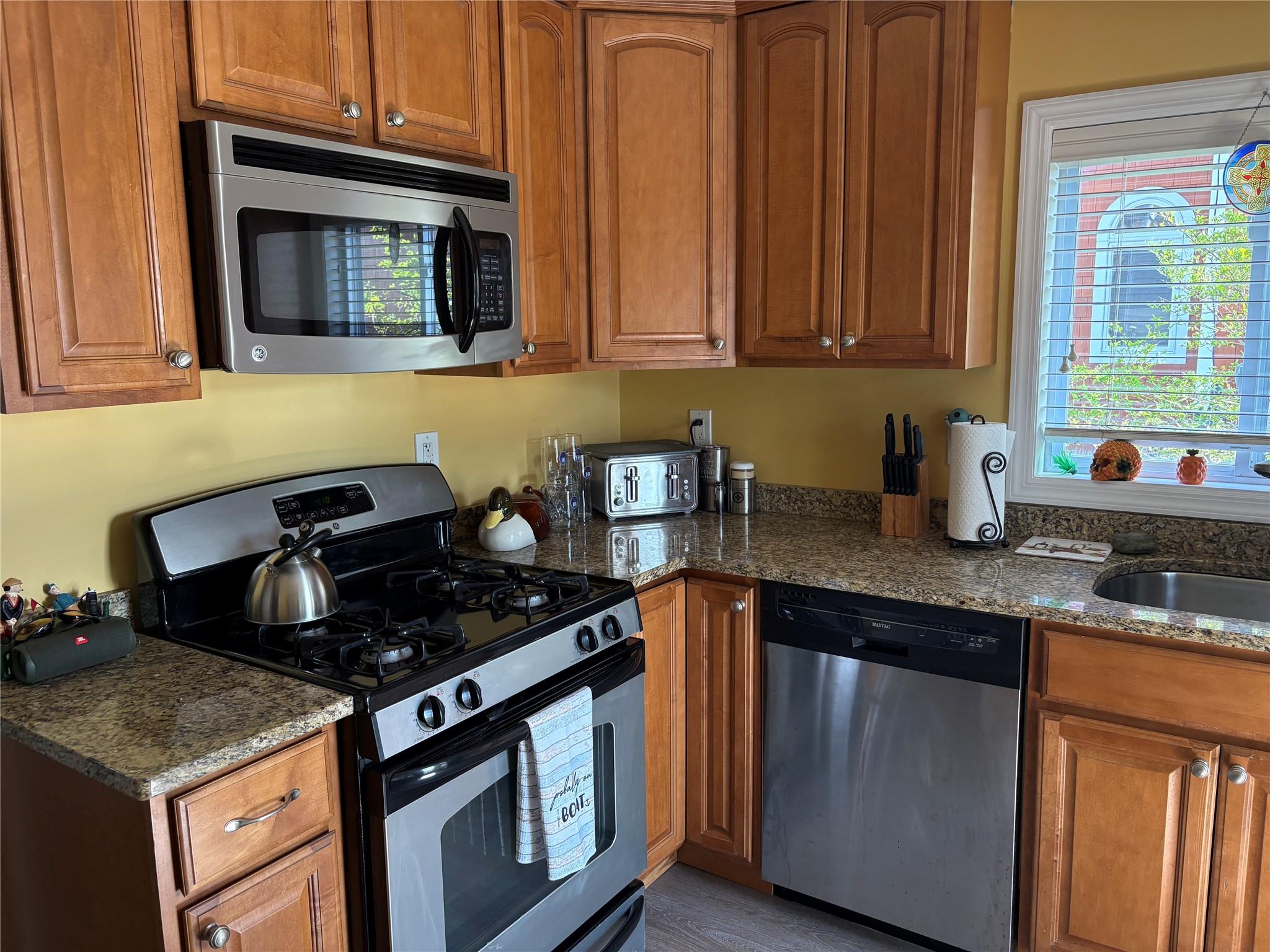 260 East Drive, Copiague, NY 11726