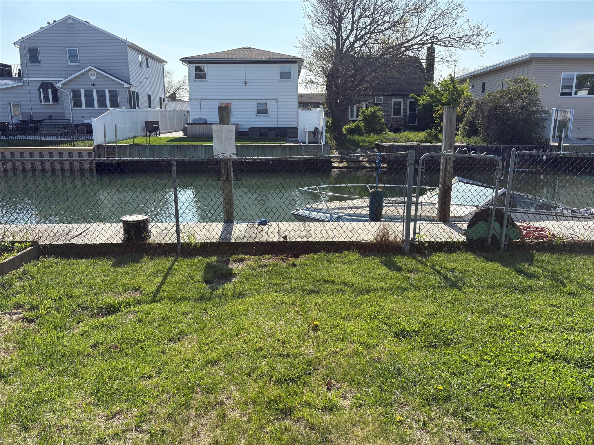 260 East Drive, Copiague, NY 11726