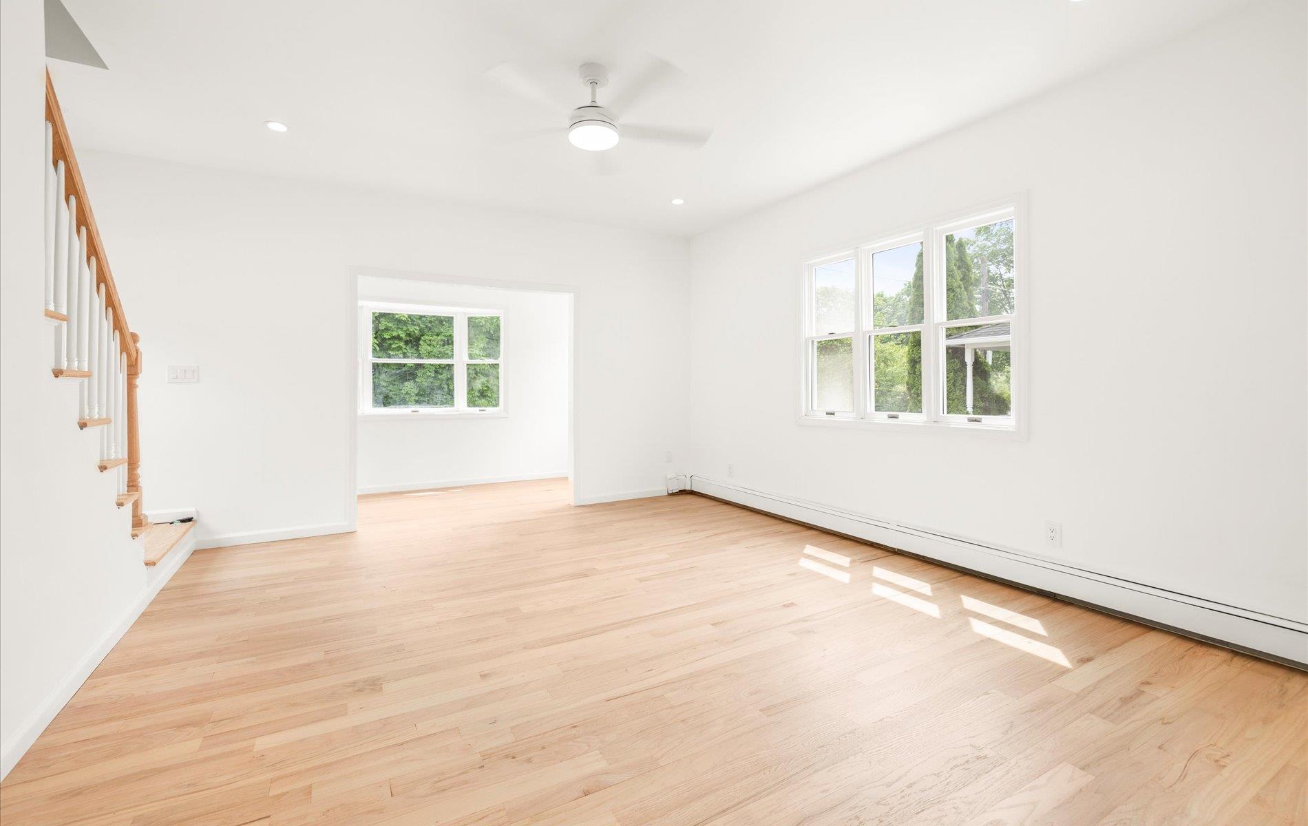 8 Maple Street, Glenwood Landing, NY 11547