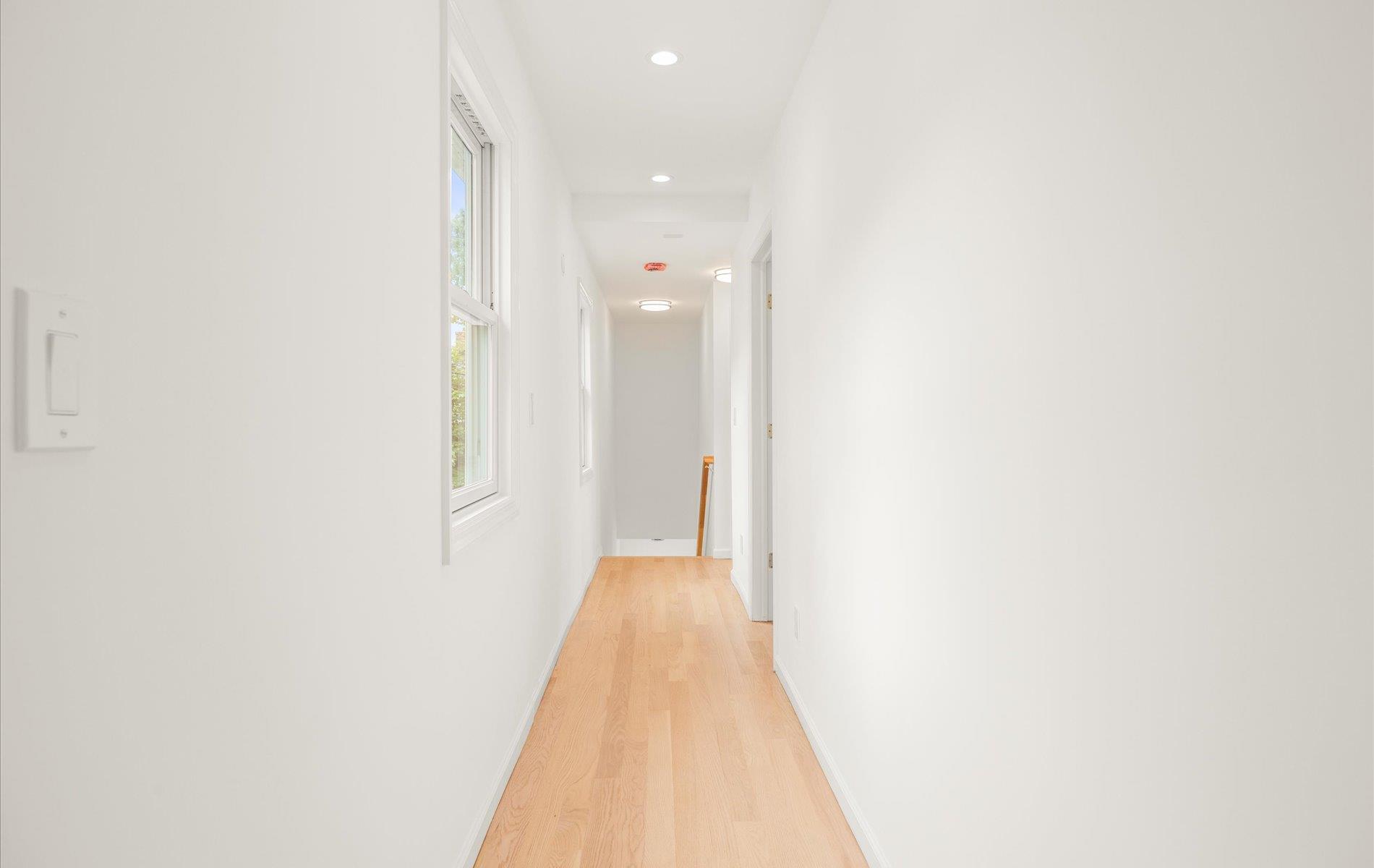 8 Maple Street, Glenwood Landing, NY 11547