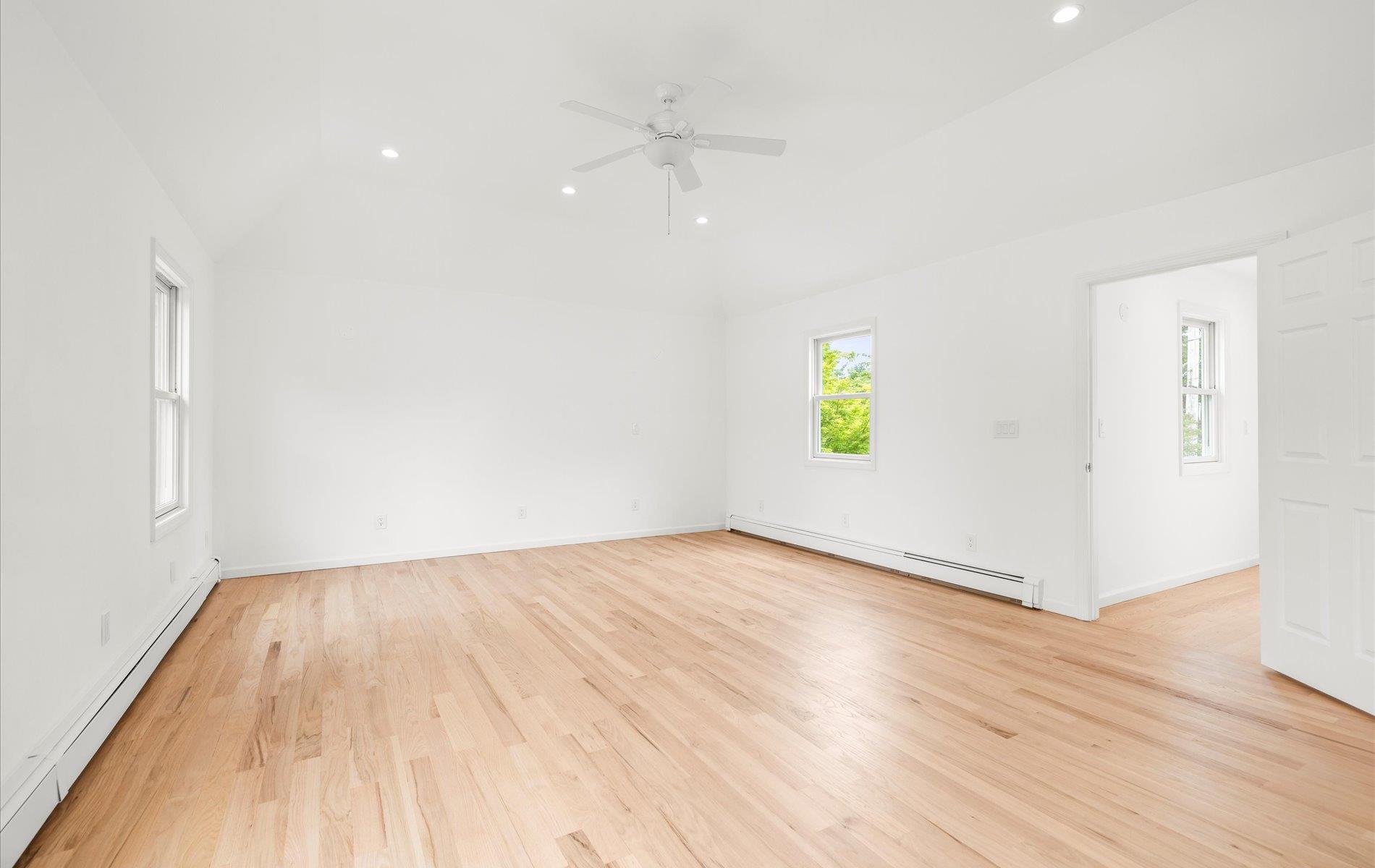 8 Maple Street, Glenwood Landing, NY 11547