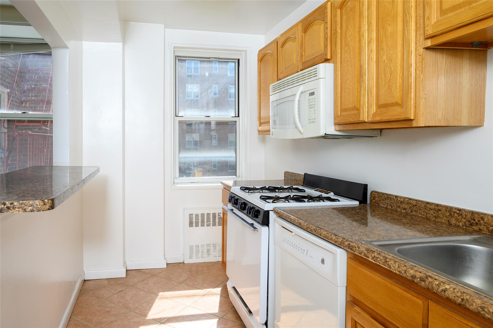 4 Sadore Lane # 3M, Yonkers, NY 10710