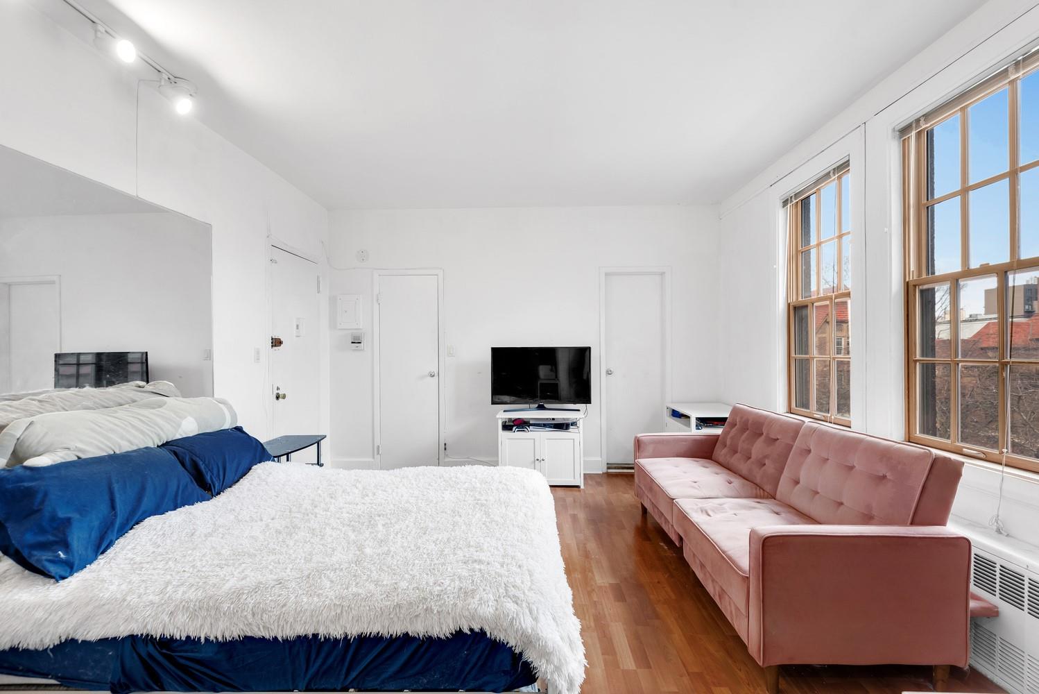1 Station Square # 311, Forest Hills, NY 11375