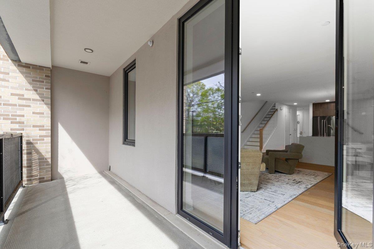 33 Calvert Street # TH14, Harrison, NY 10528