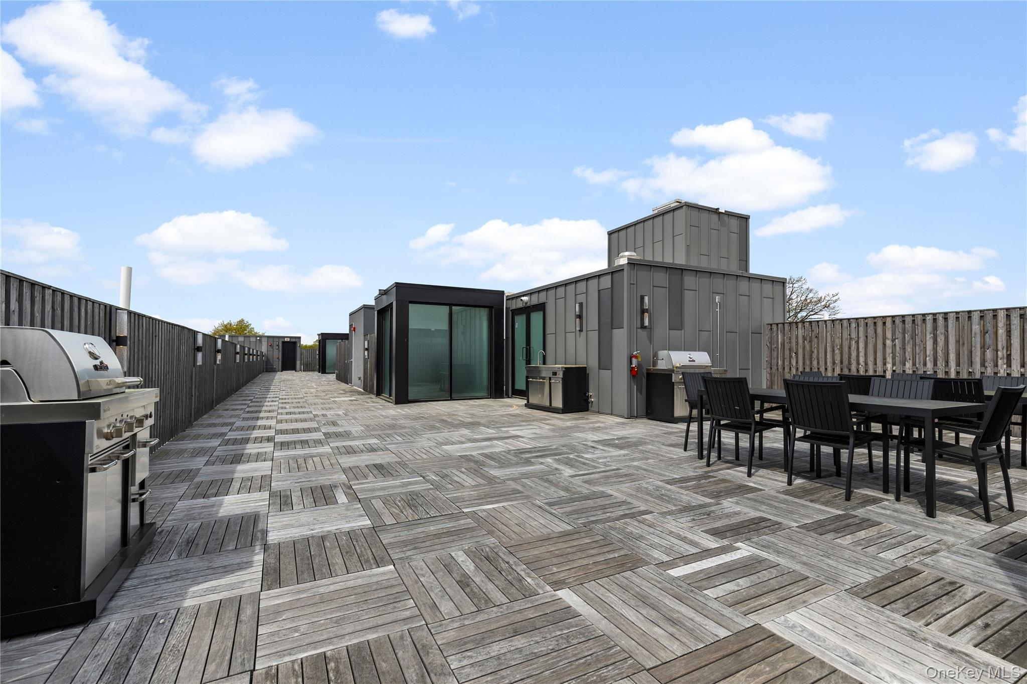 33 Calvert Street # TH14, Harrison, NY 10528