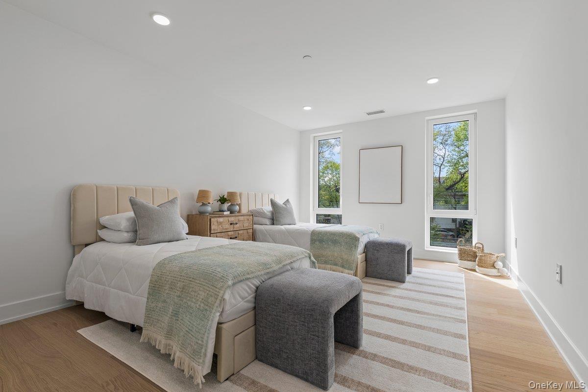 33 Calvert Street # TH11, Harrison, NY 10528