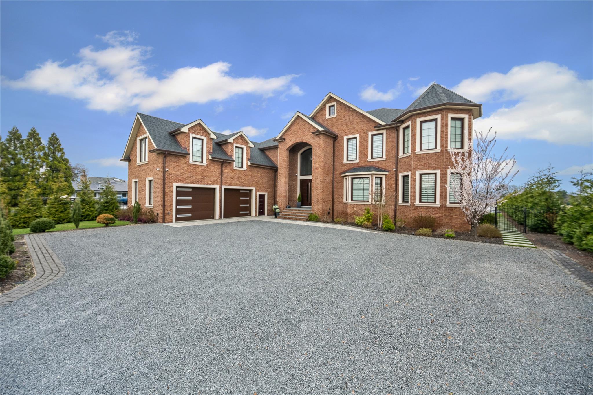 185 Willetts Lane, West Islip, NY 11795