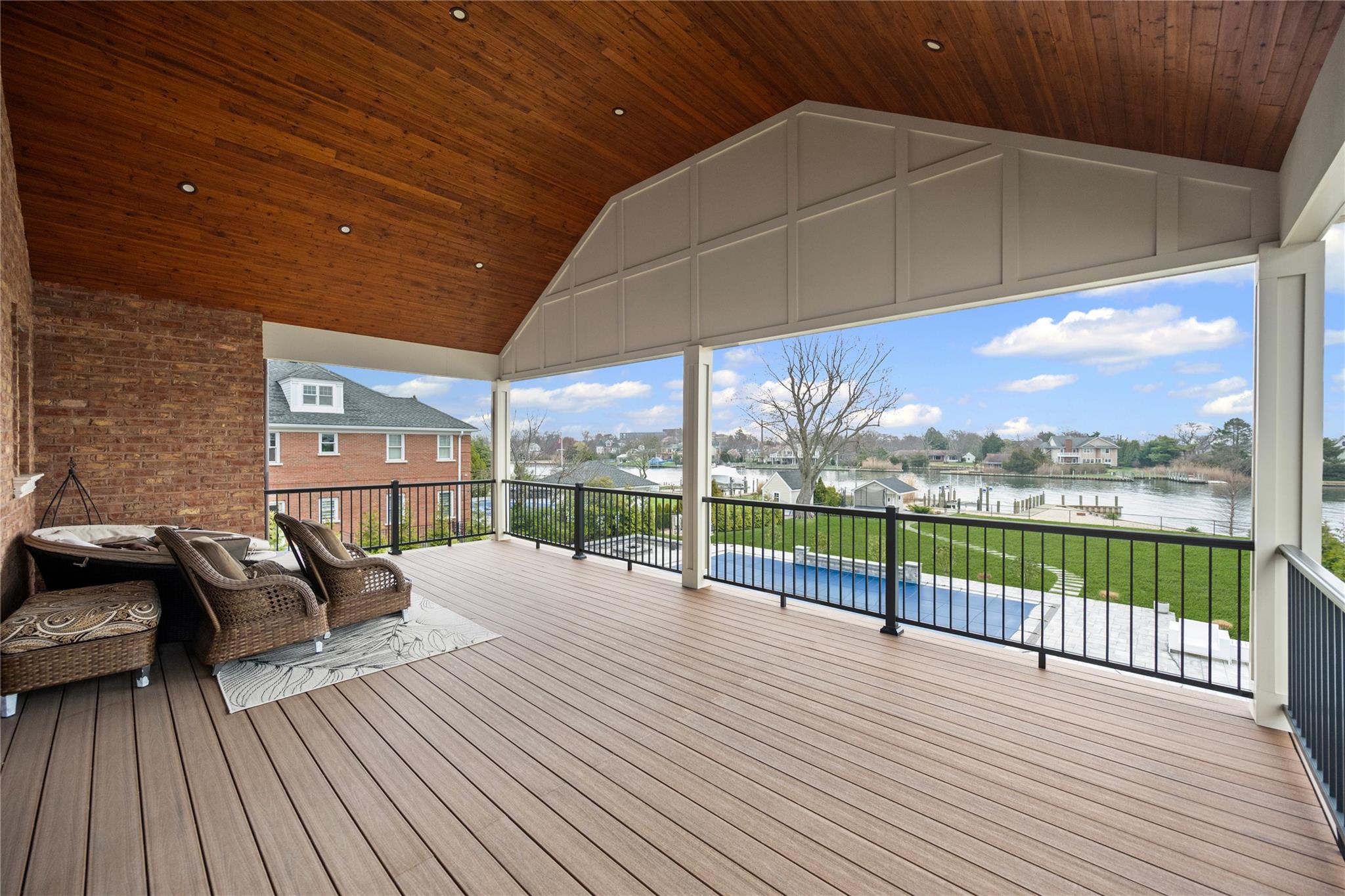 185 Willetts Lane, West Islip, NY 11795