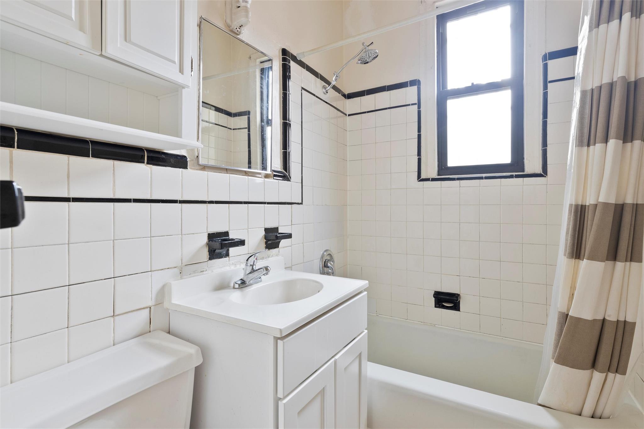 135-137 W 115th Street # 1E, New York (Manhattan), NY 10026