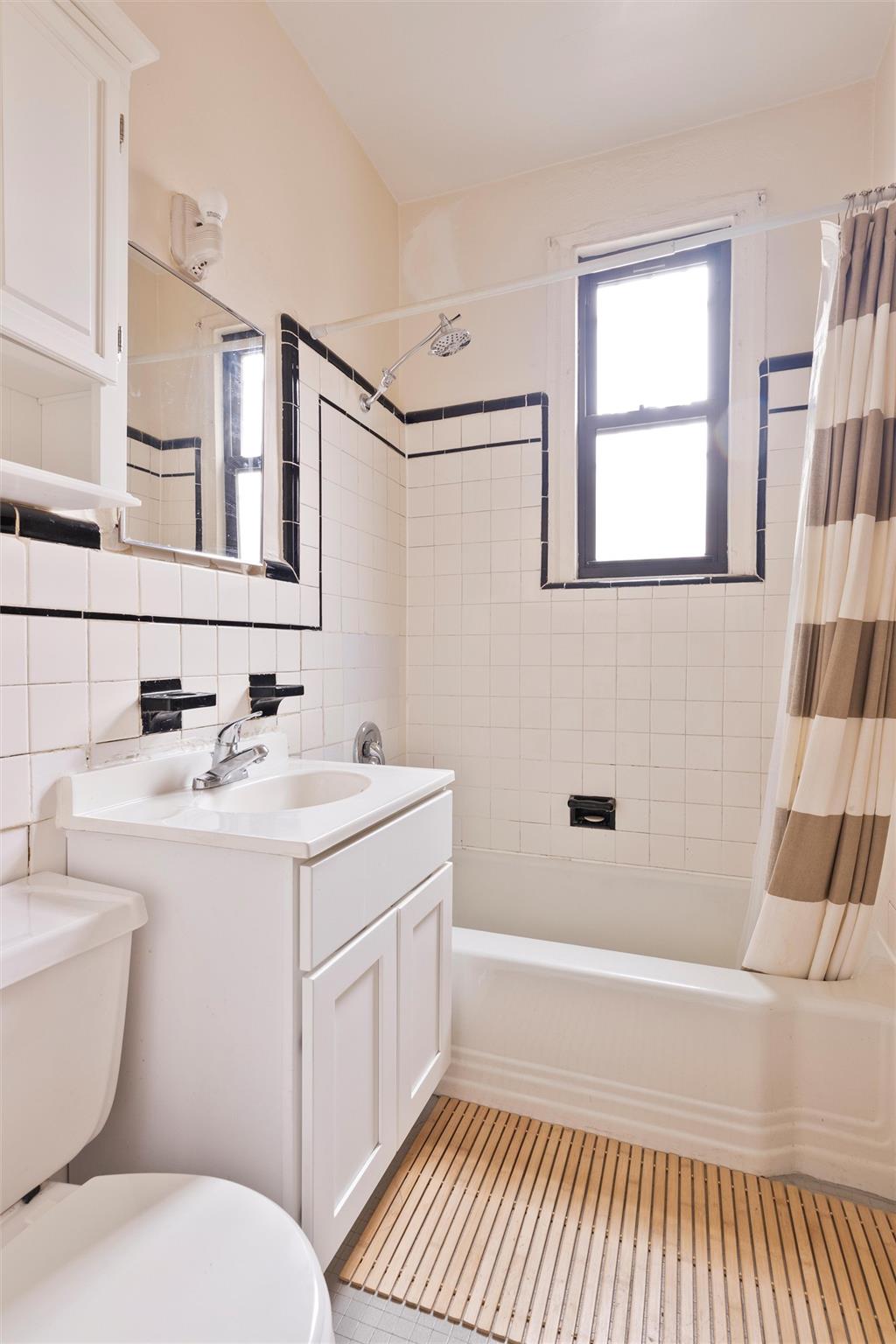 135-137 W 115th Street # 1E, New York (Manhattan), NY 10026