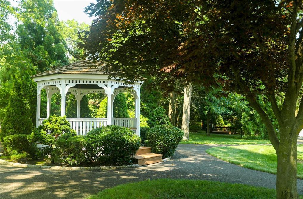 7 Glen Hollow Drive # B45, Holtsville, NY 11742