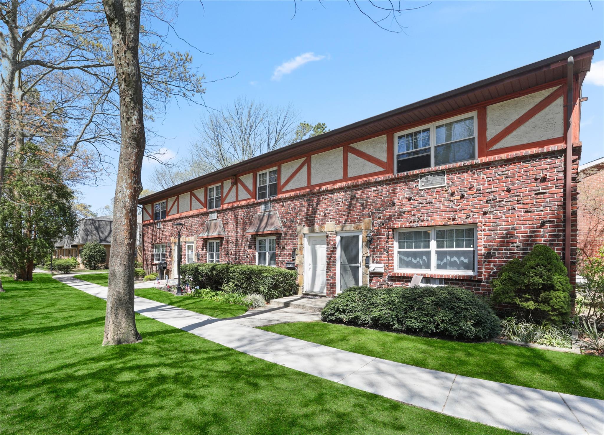 7 Glen Hollow Drive # B45, Holtsville, NY 11742