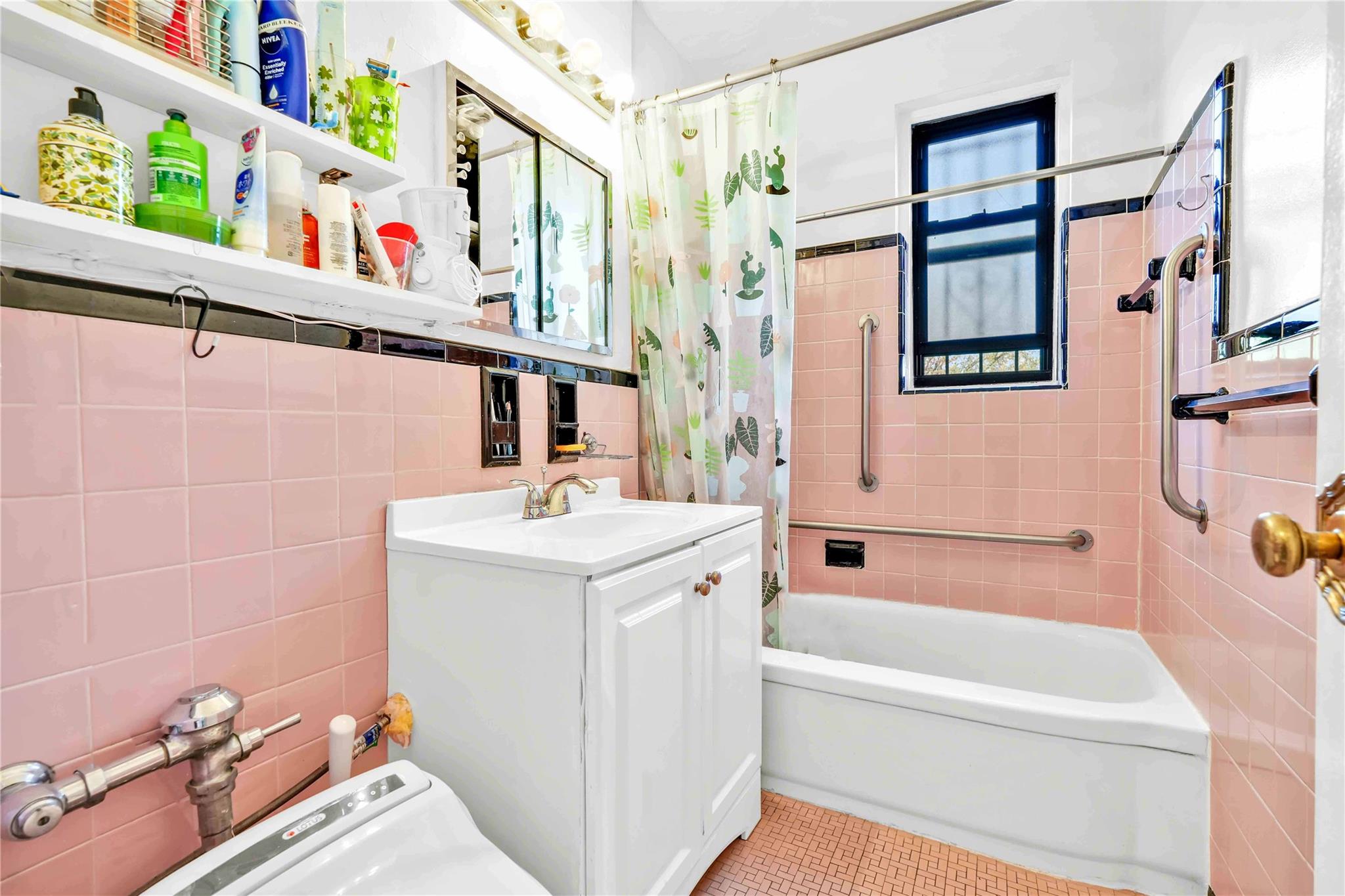 142-21 26th Ave # 1D, Flushing, NY 11354