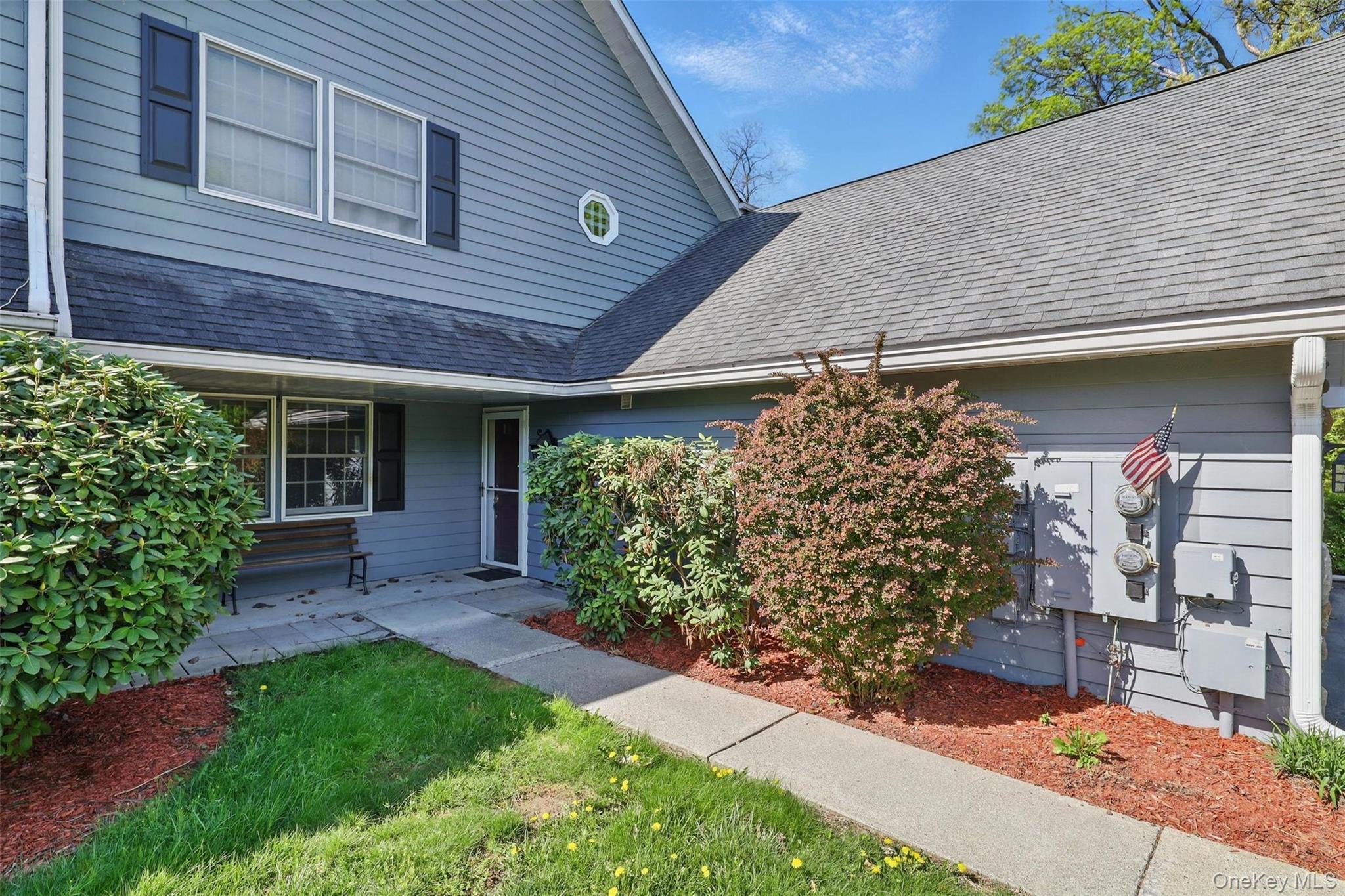 21 Lamplight Street, Beacon, NY 12508