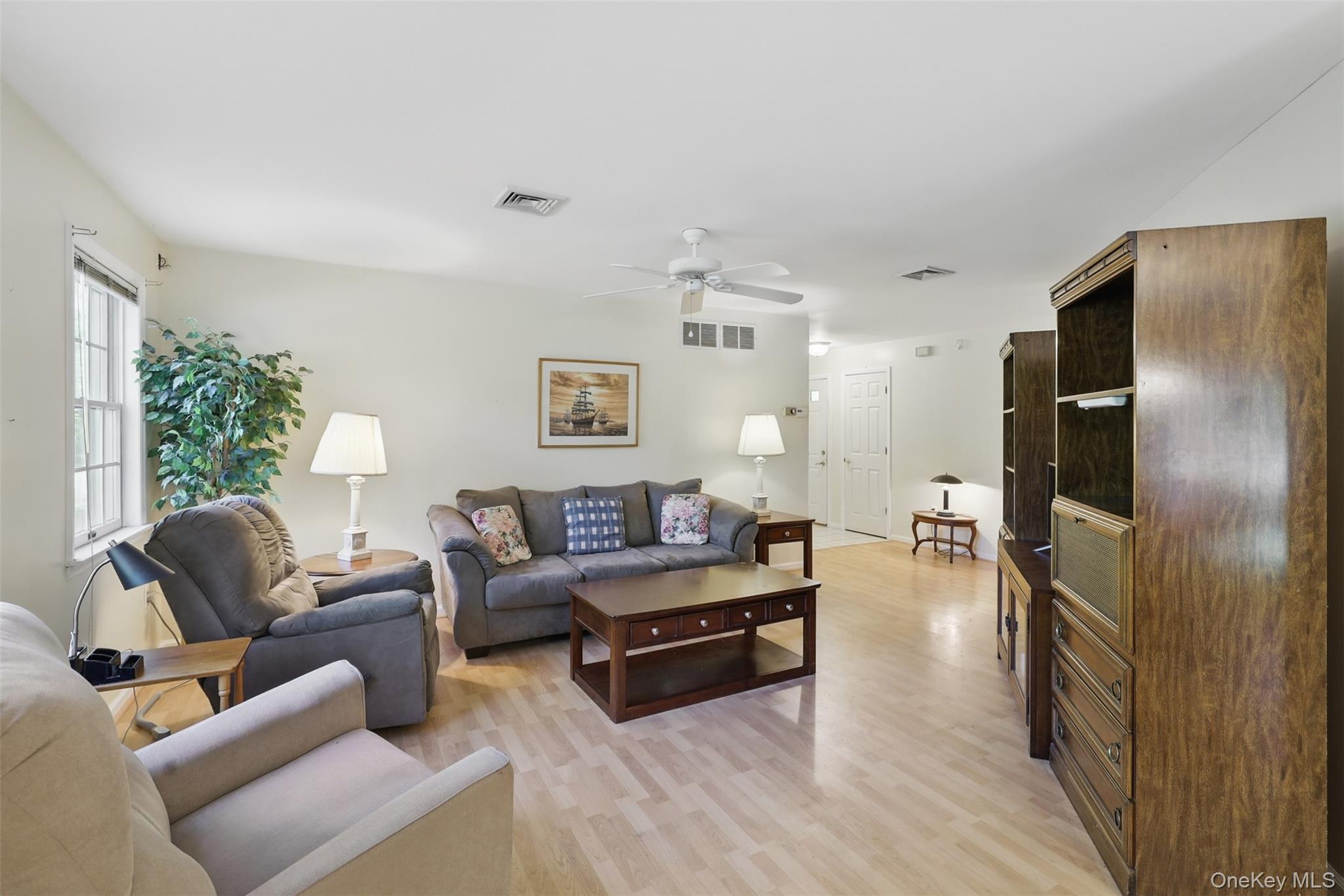 21 Lamplight Street, Beacon, NY 12508