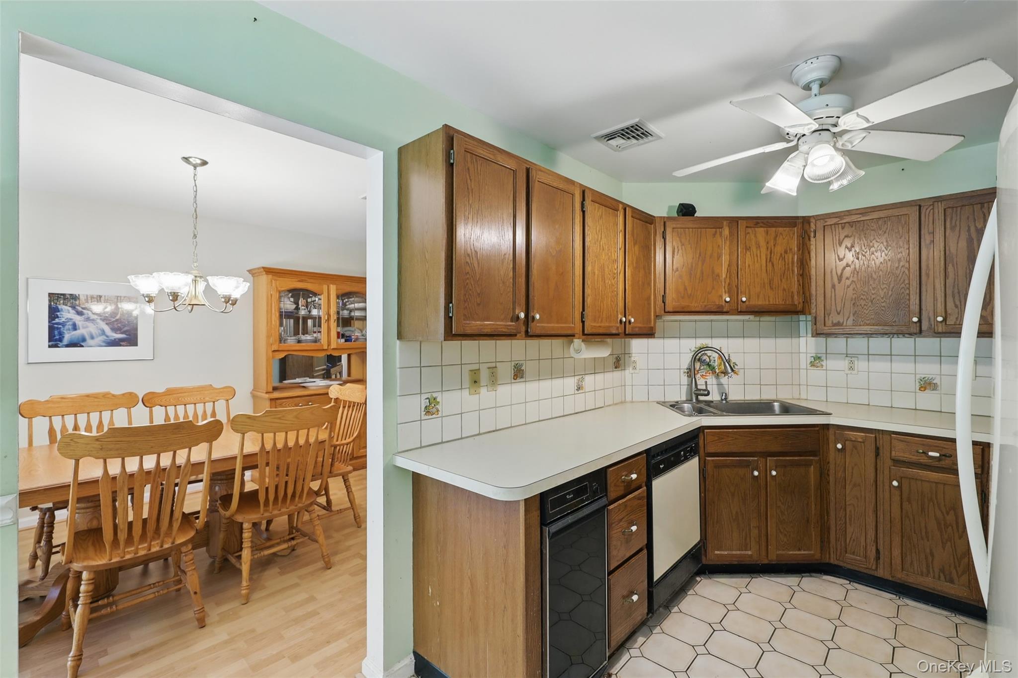 21 Lamplight Street, Beacon, NY 12508