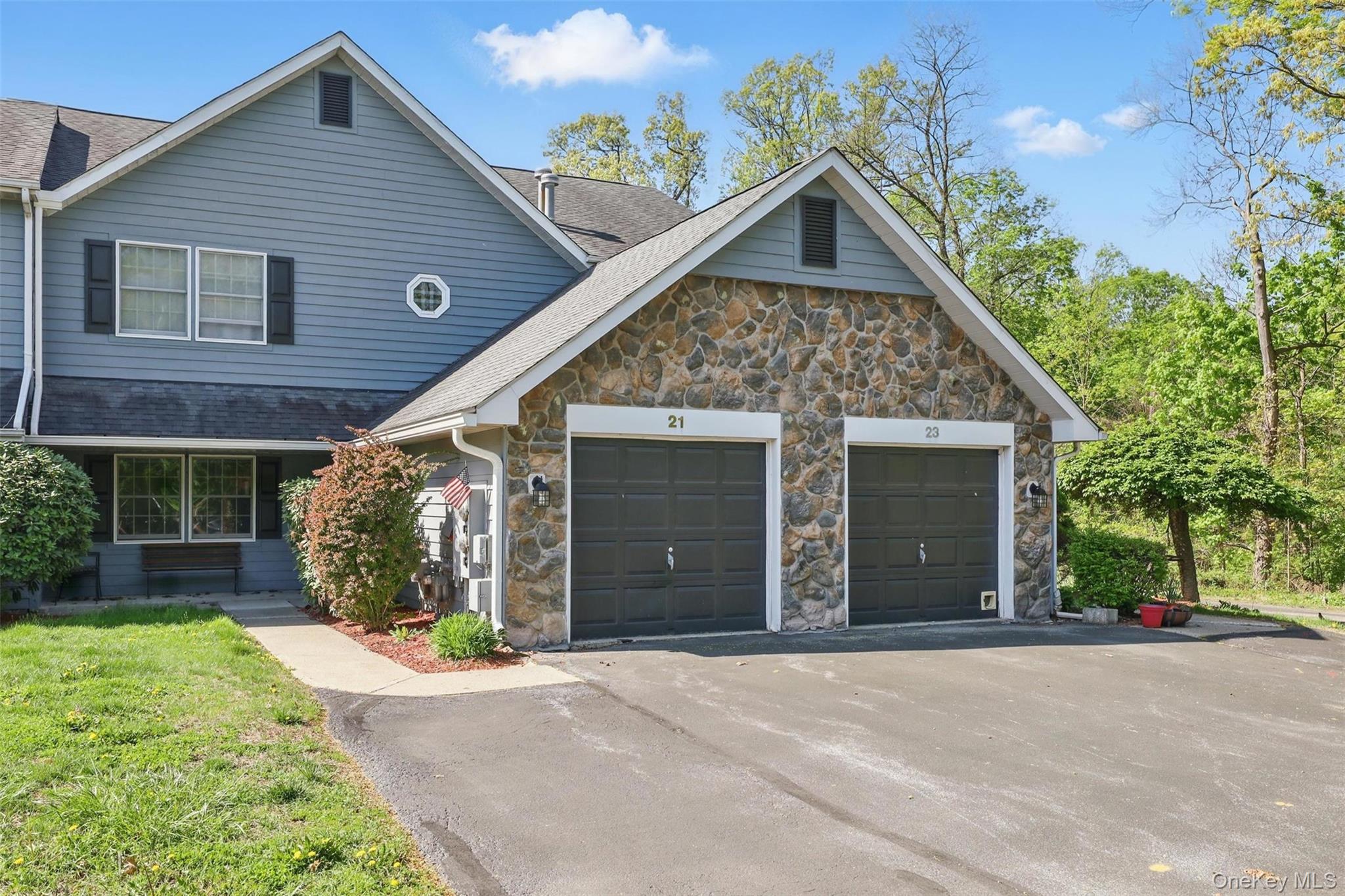 21 Lamplight Street, Beacon, NY 12508