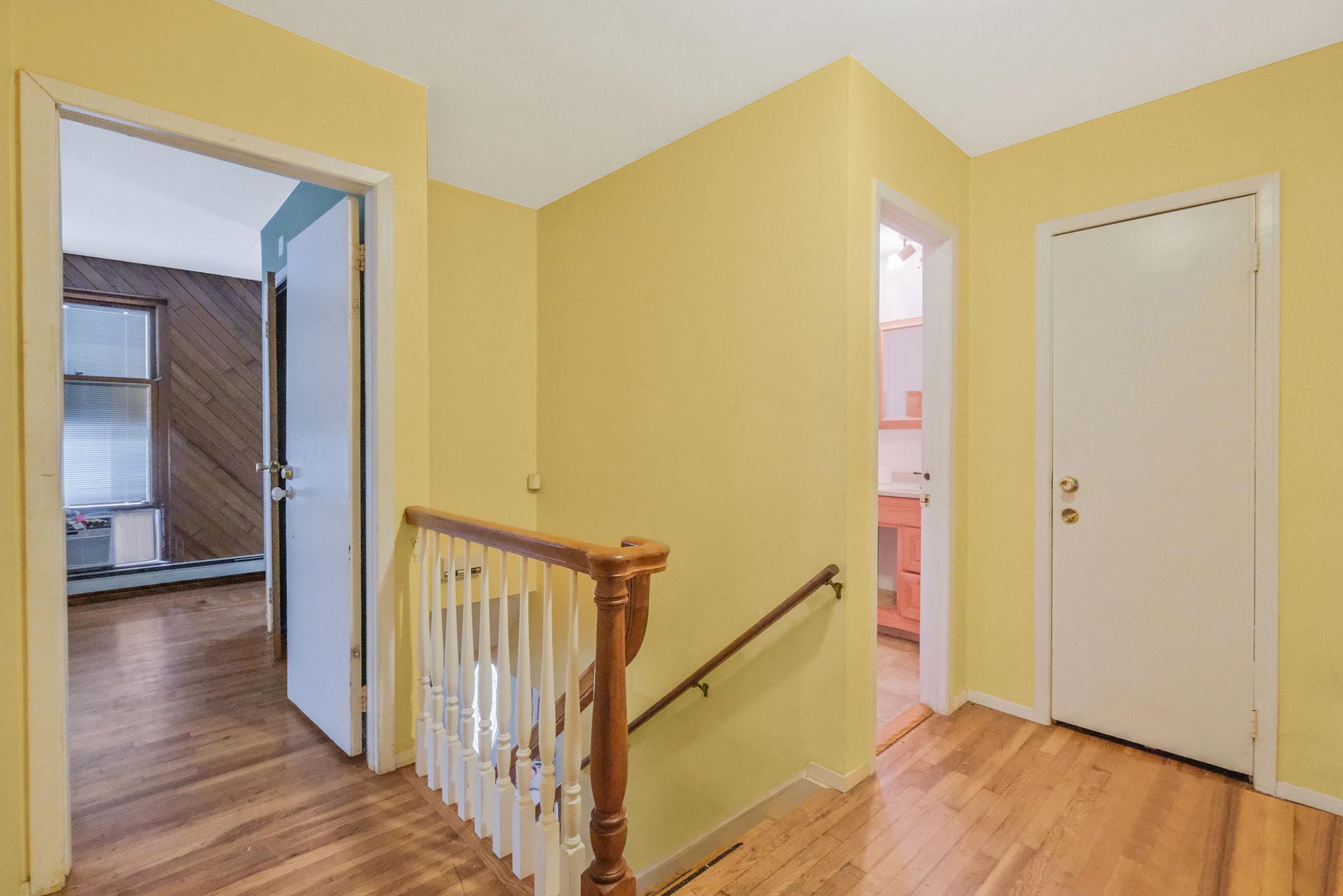 25 Adrienne Lane, Hauppauge, NY 11788