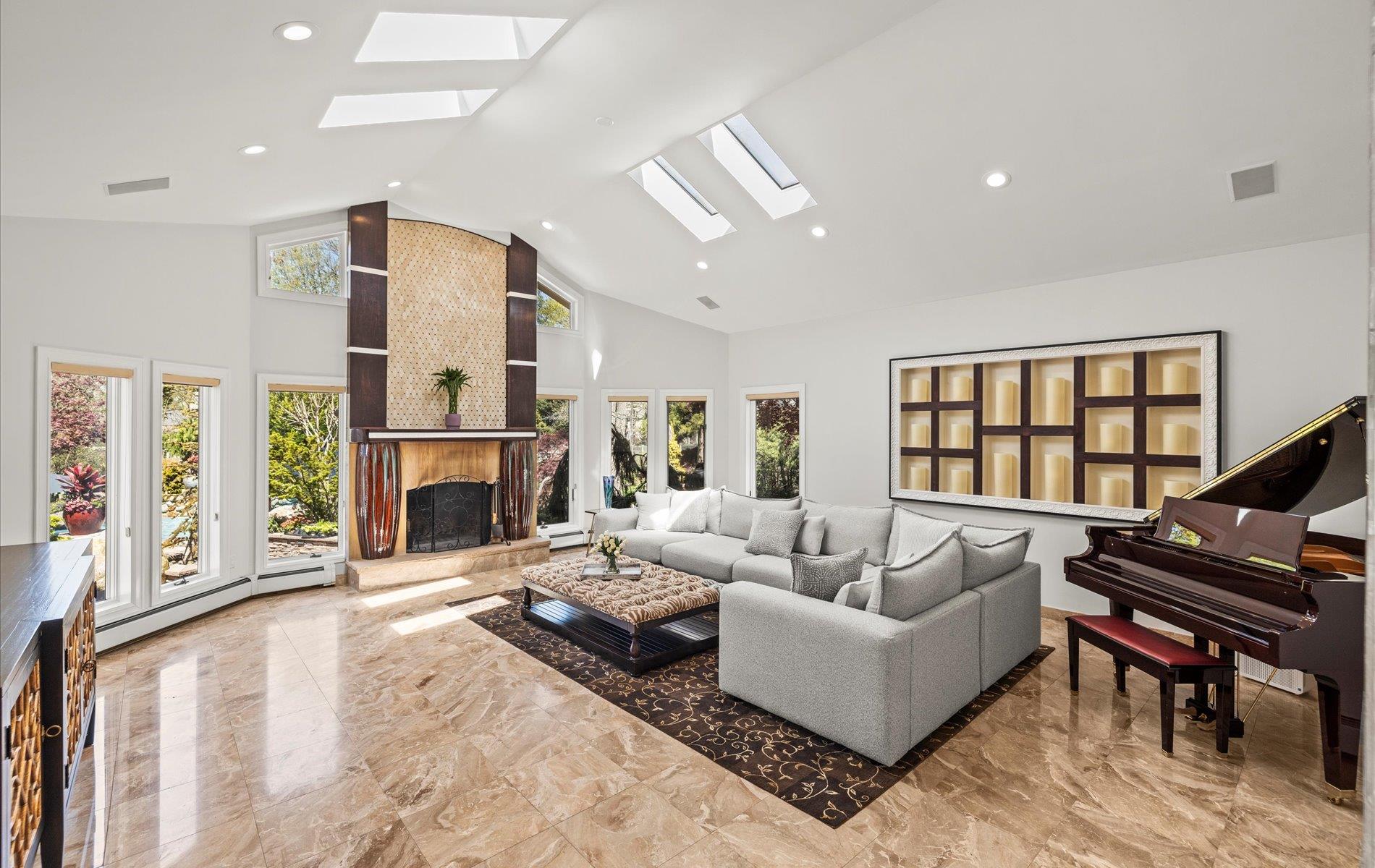 5 Glen Hill Court, Dix Hills, NY 11746