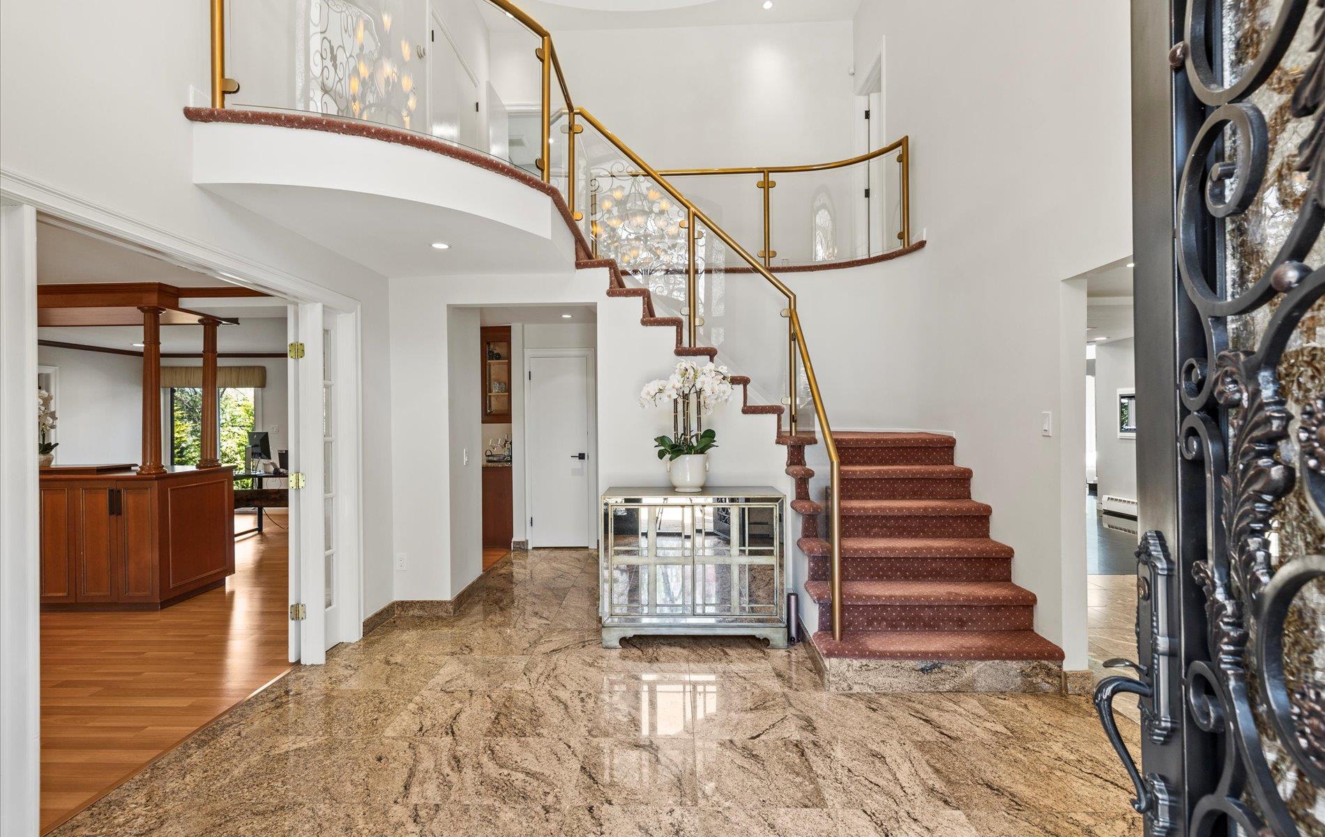 5 Glen Hill Court, Dix Hills, NY 11746