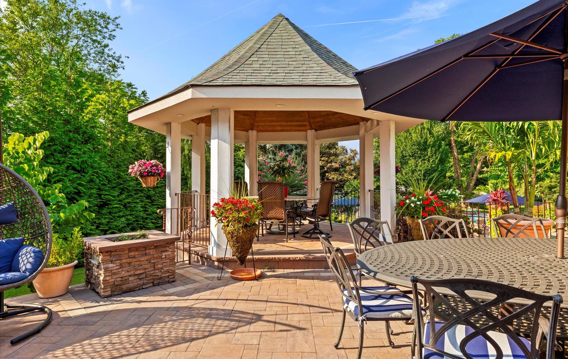 5 Glen Hill Court, Dix Hills, NY 11746