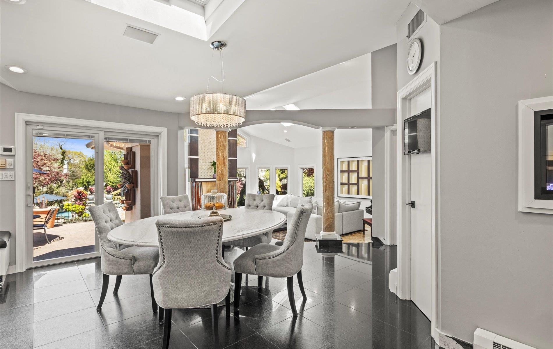 5 Glen Hill Court, Dix Hills, NY 11746