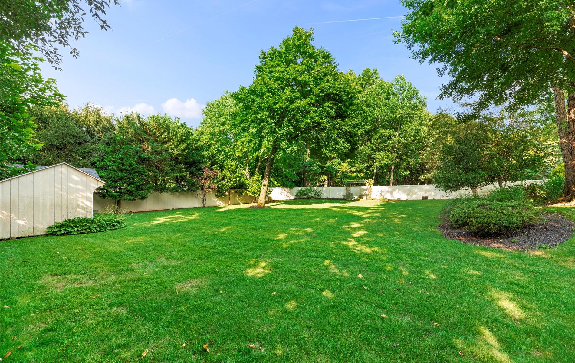 5 Glen Hill Court, Dix Hills, NY 11746