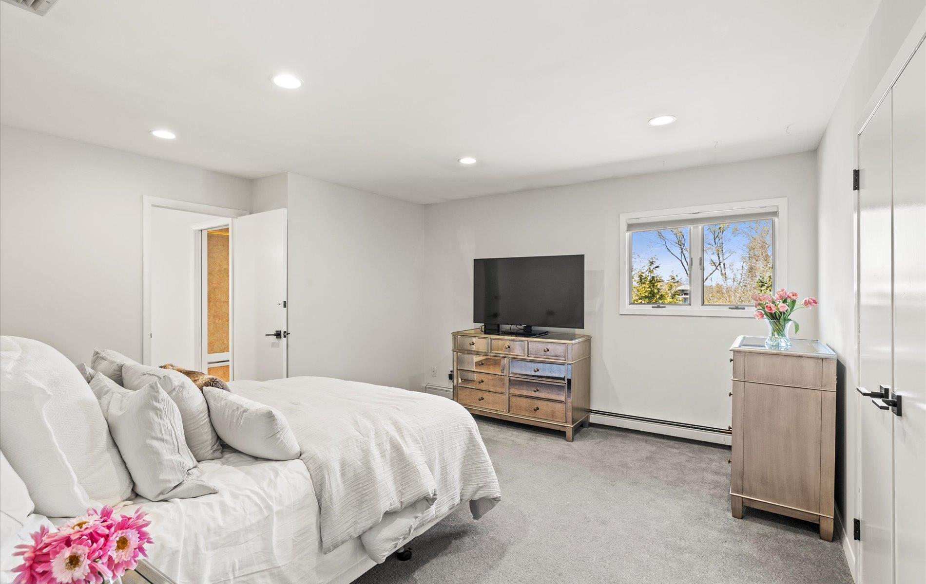 5 Glen Hill Court, Dix Hills, NY 11746