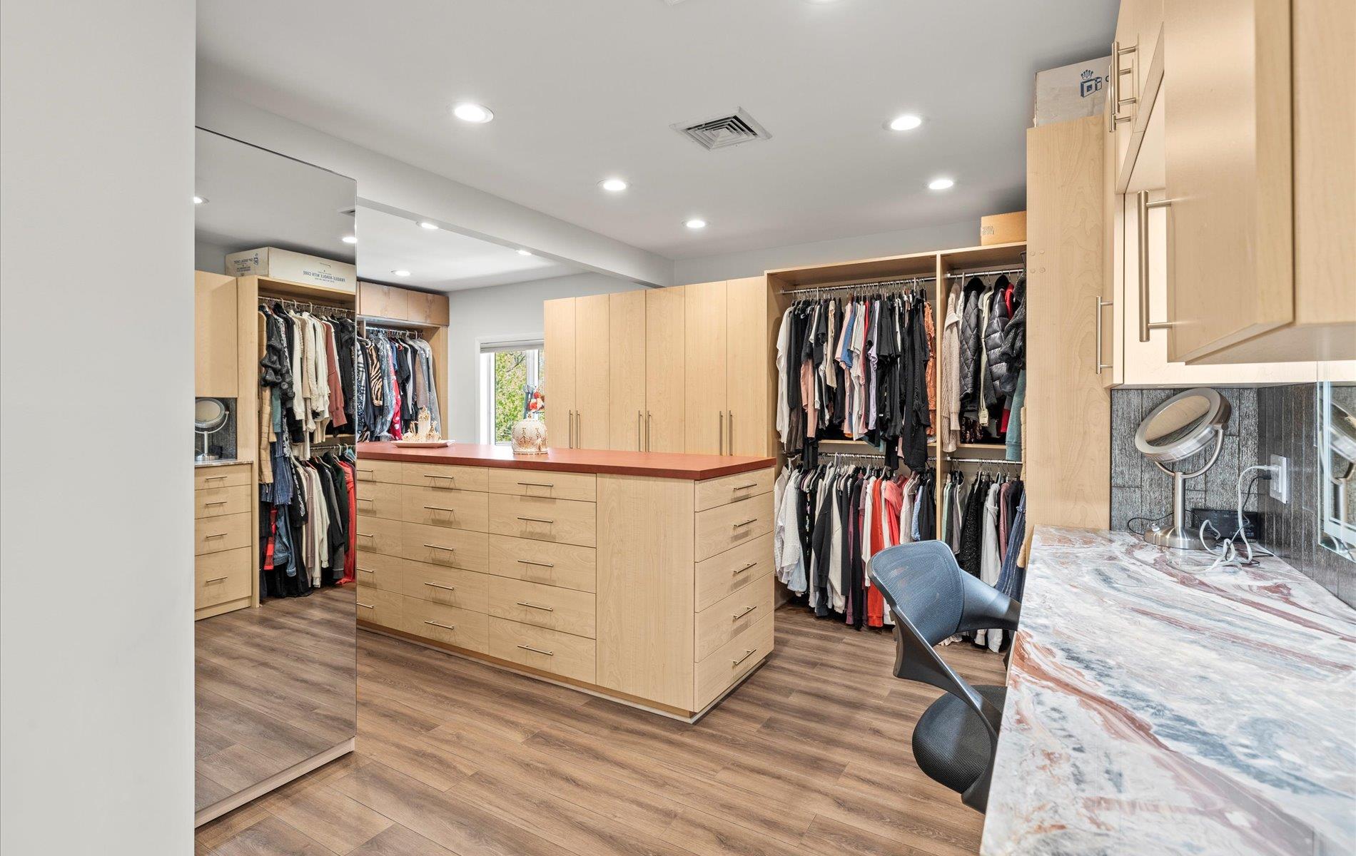 5 Glen Hill Court, Dix Hills, NY 11746