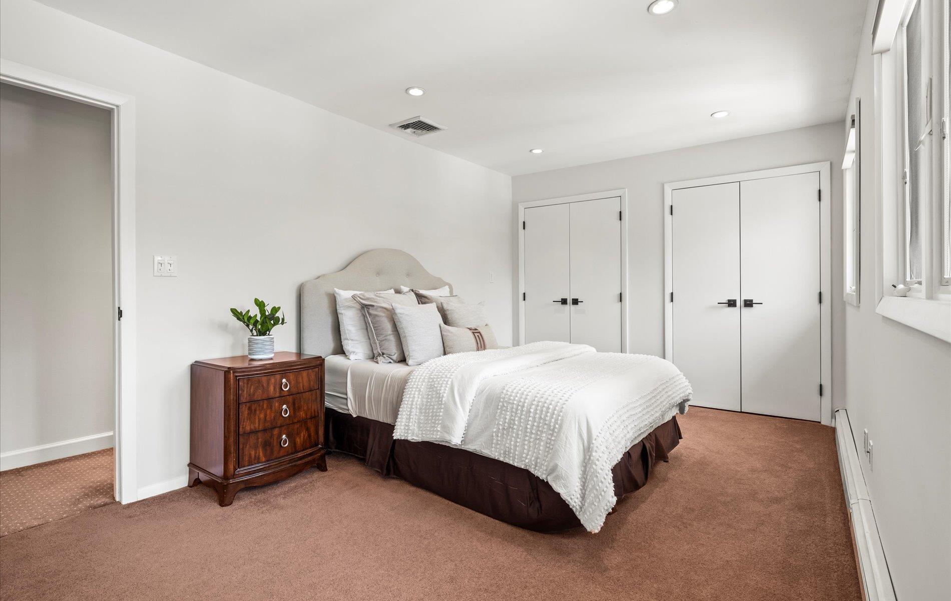 5 Glen Hill Court, Dix Hills, NY 11746