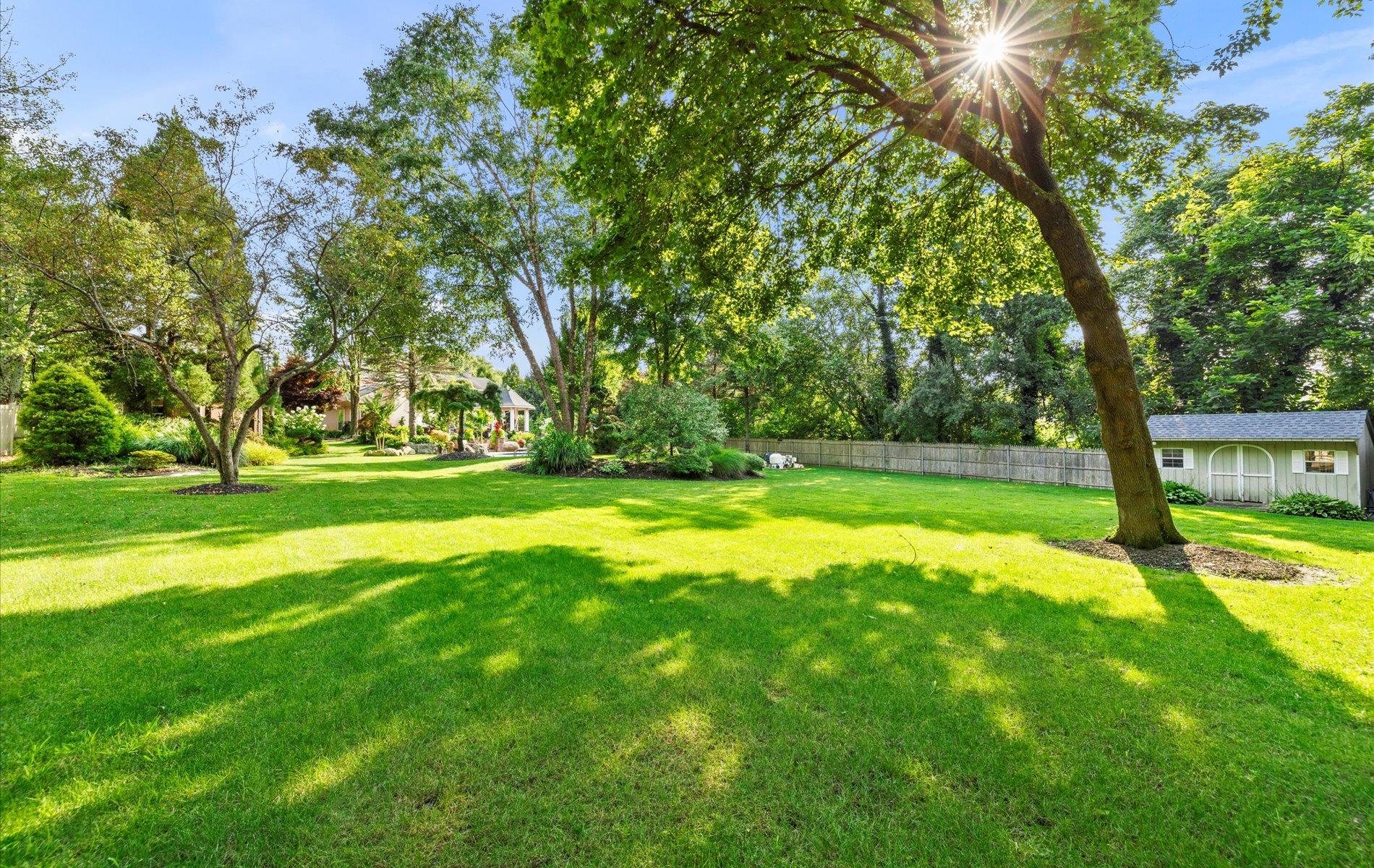 5 Glen Hill Court, Dix Hills, NY 11746