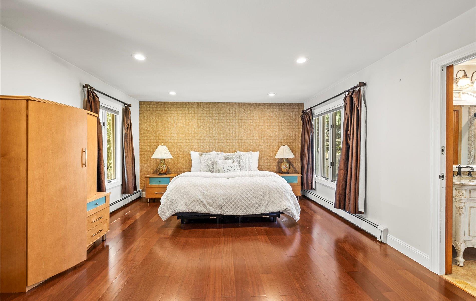 5 Glen Hill Court, Dix Hills, NY 11746