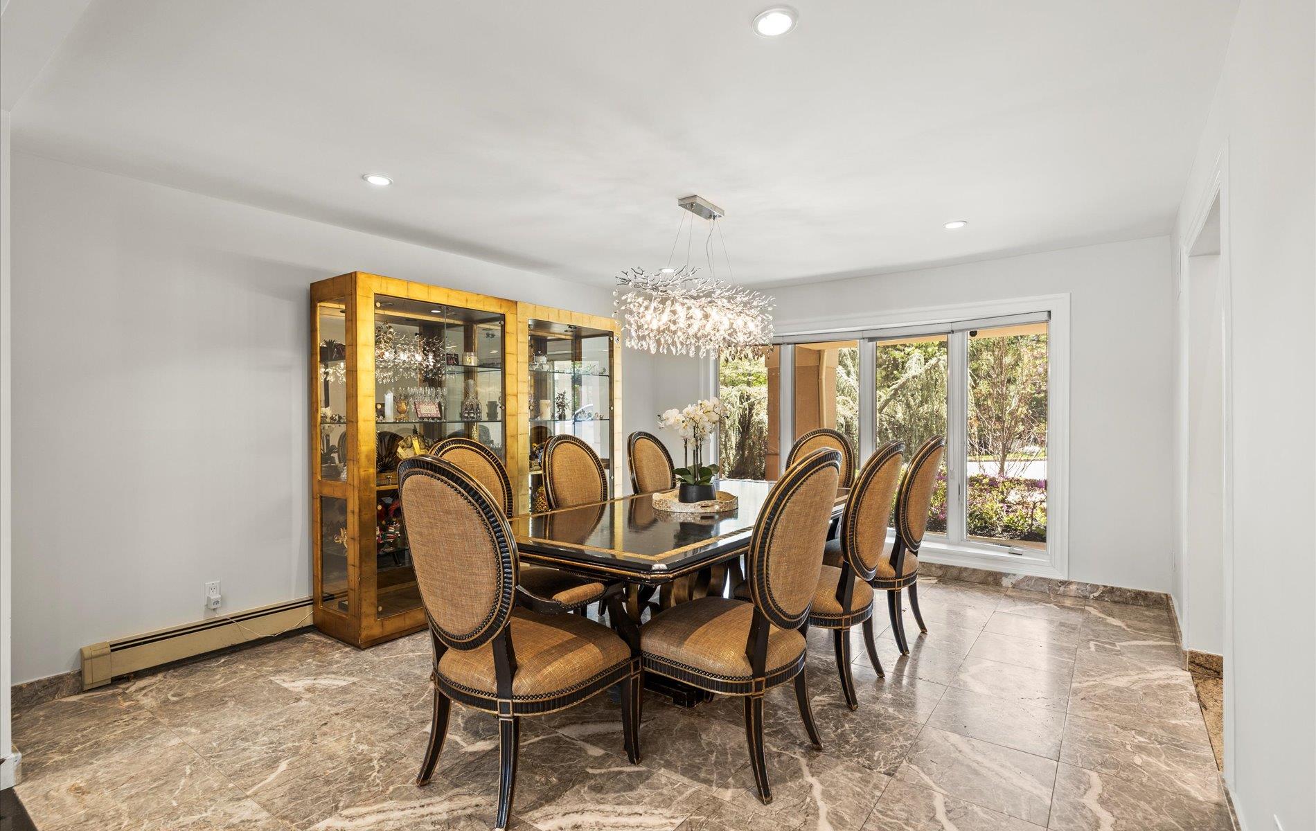 5 Glen Hill Court, Dix Hills, NY 11746