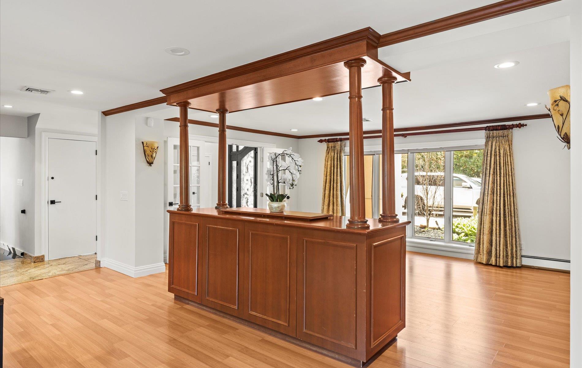 5 Glen Hill Court, Dix Hills, NY 11746