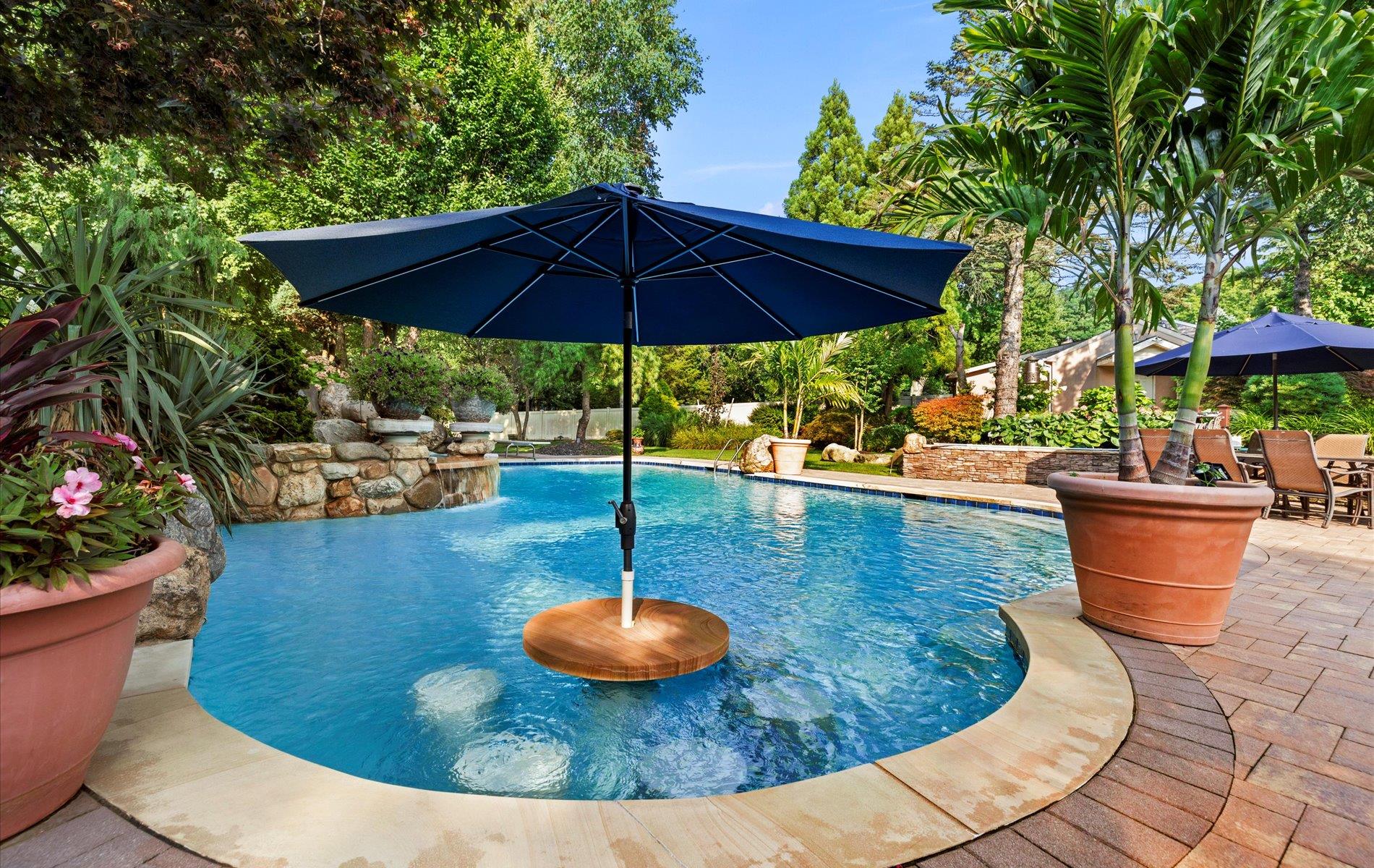 5 Glen Hill Court, Dix Hills, NY 11746