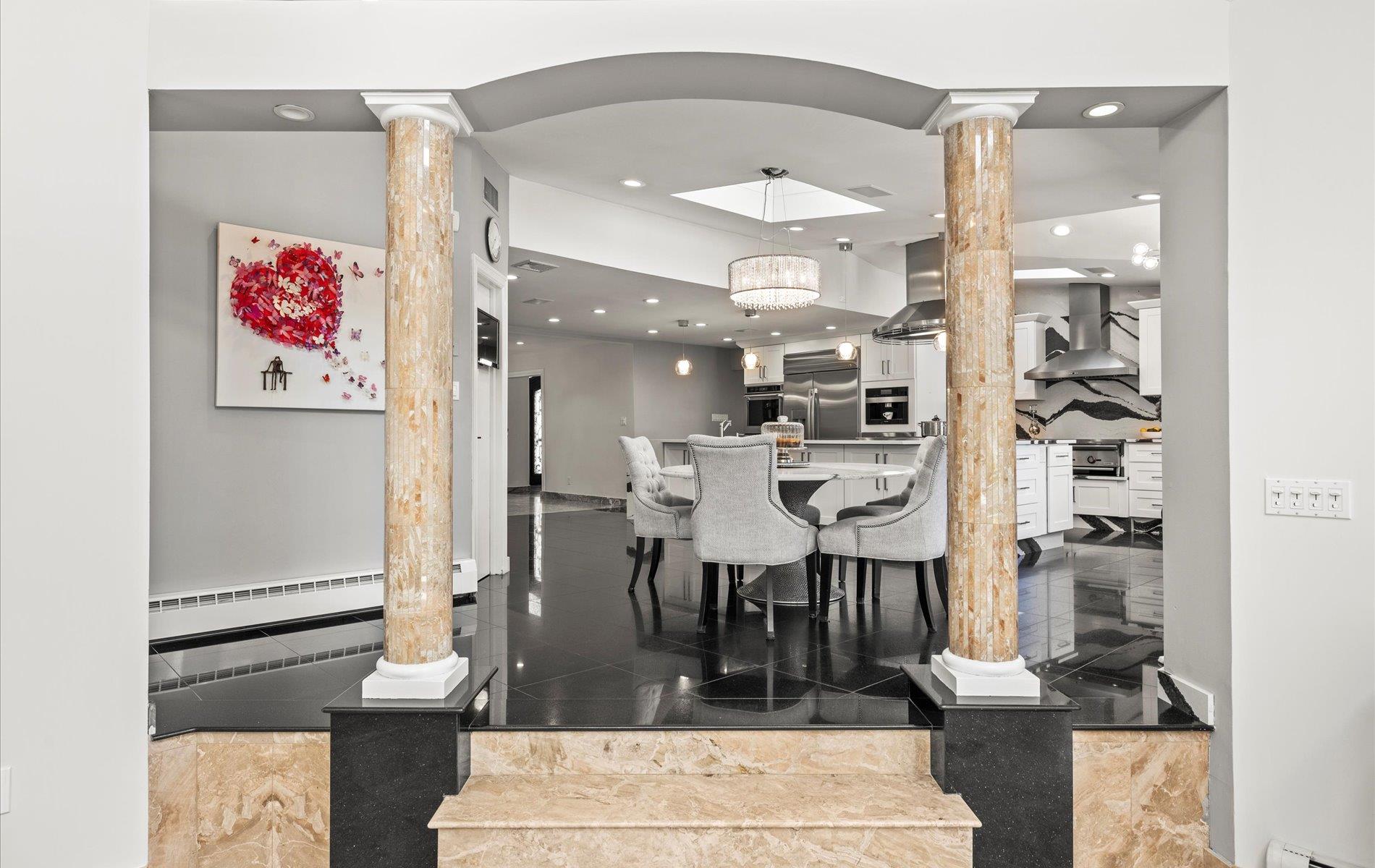 5 Glen Hill Court, Dix Hills, NY 11746