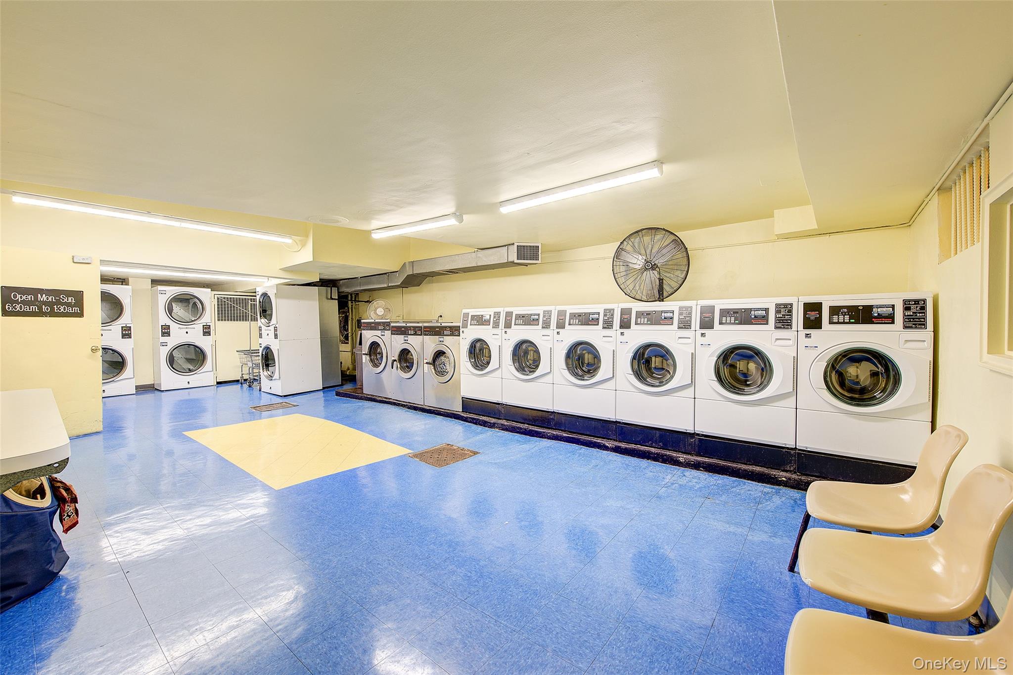 139-15 83rd Ave # 310, Briarwood, NY 11435