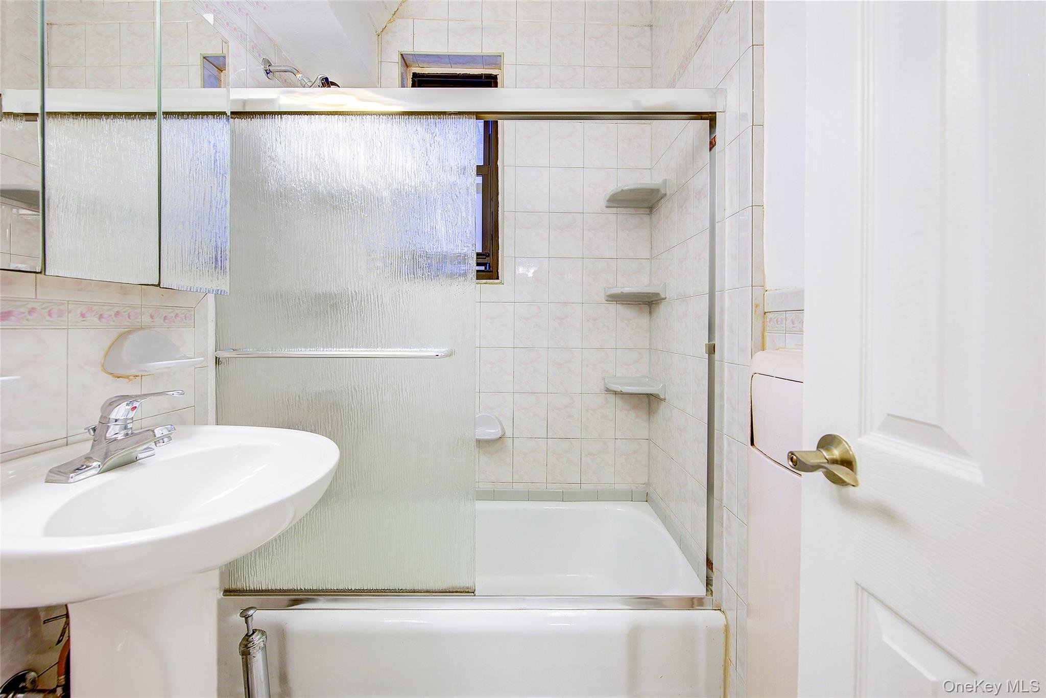 139-15 83rd Ave # 310, Briarwood, NY 11435