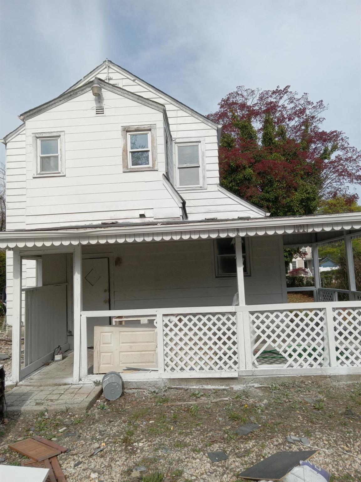 28 Oneill Avenue, Bay Shore, NY 11706