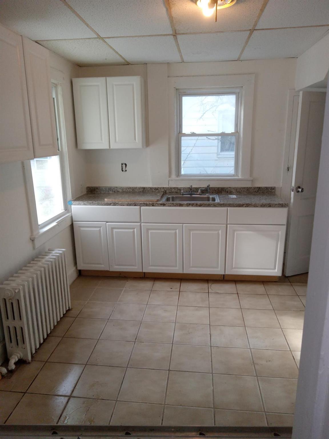 28 Oneill Avenue, Bay Shore, NY 11706