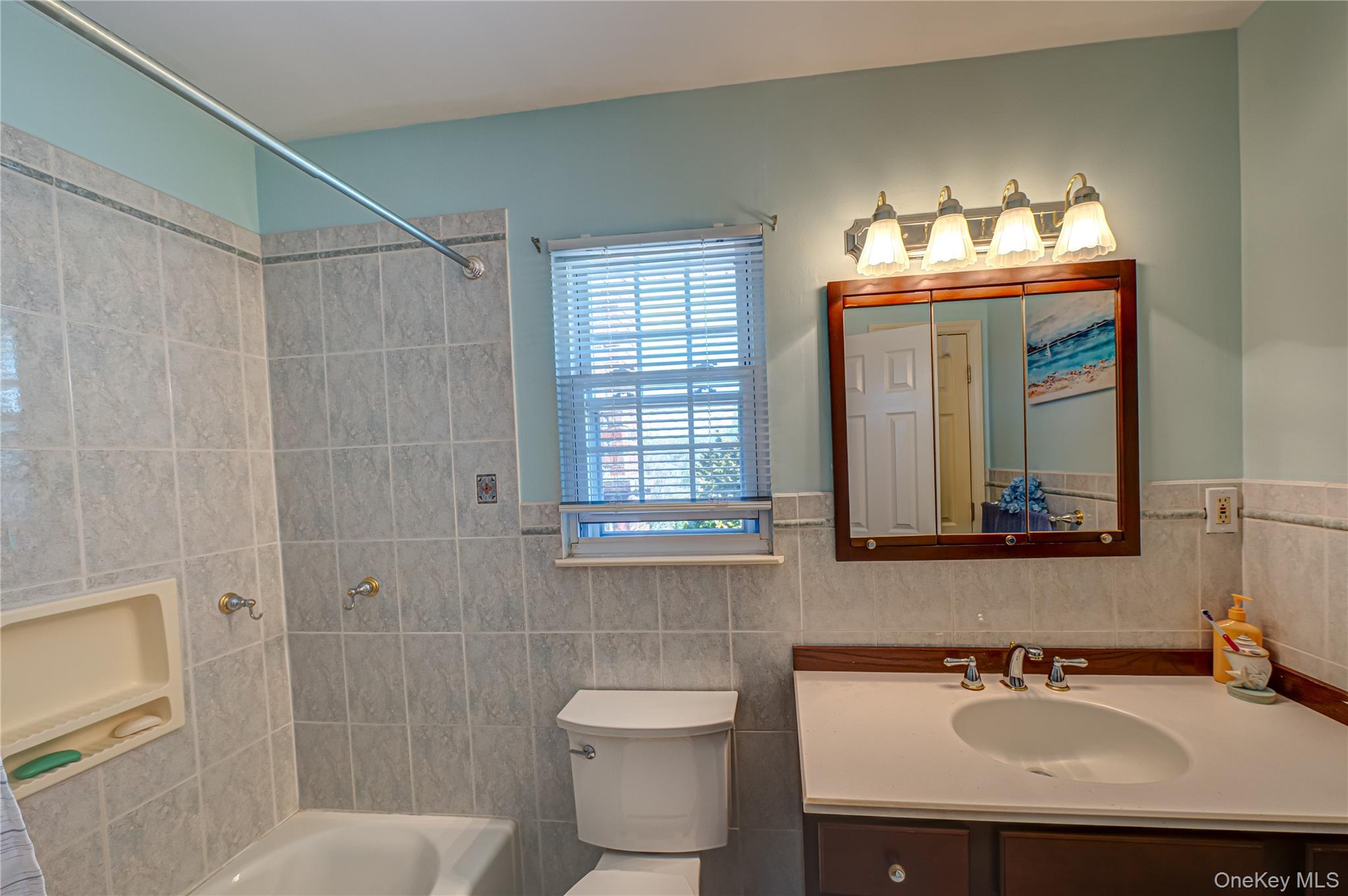 20 Bayview Road, Amityville, NY 11701