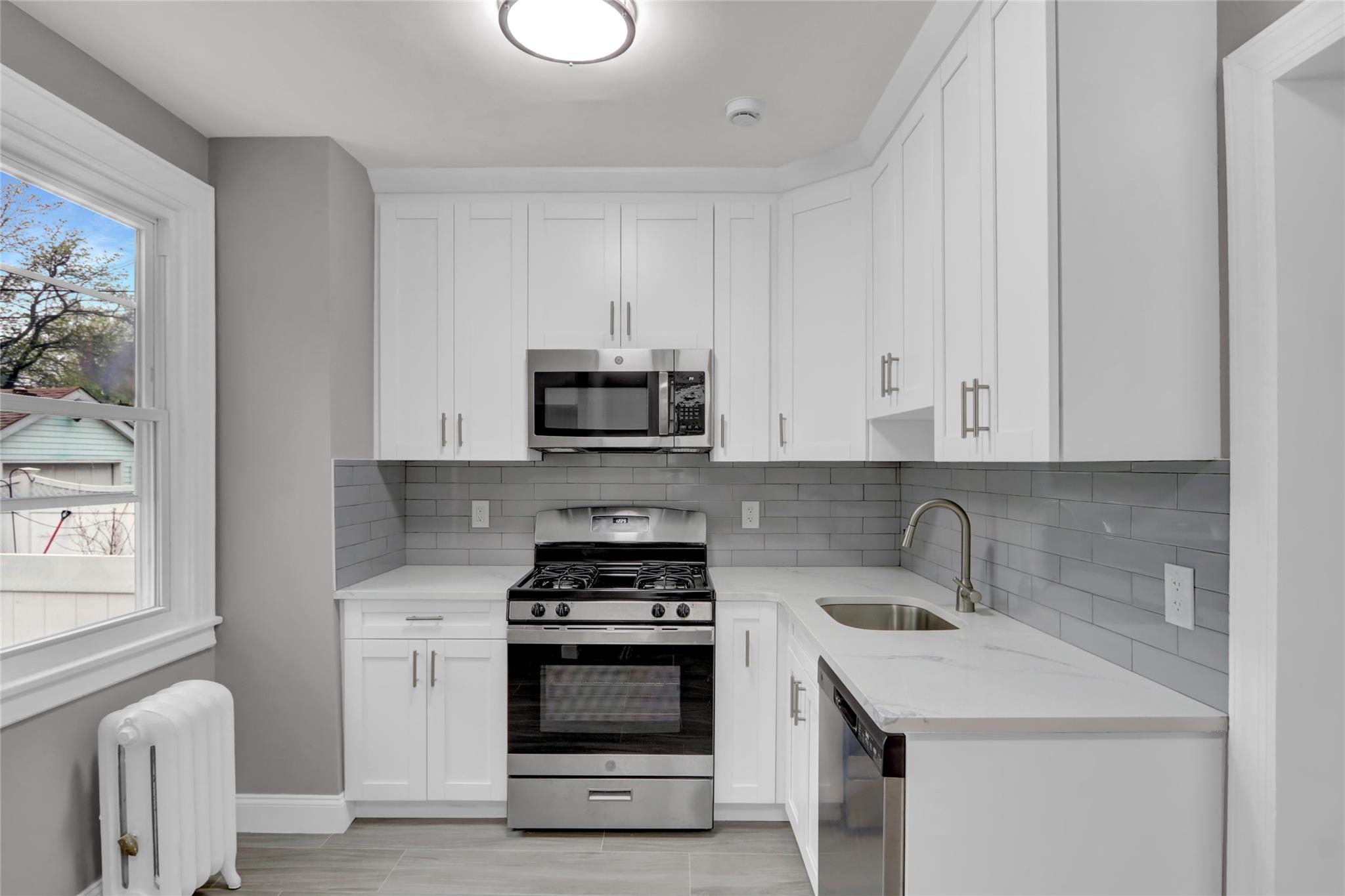 62-22 80th Road, Glendale, NY 11385