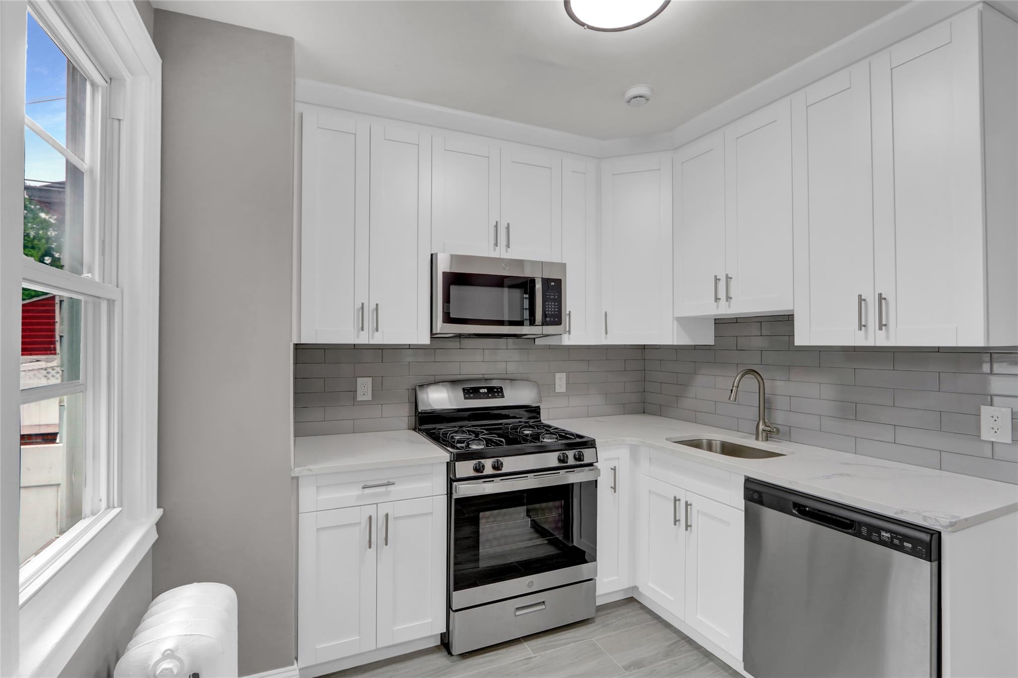 62-22 80th Road, Glendale, NY 11385