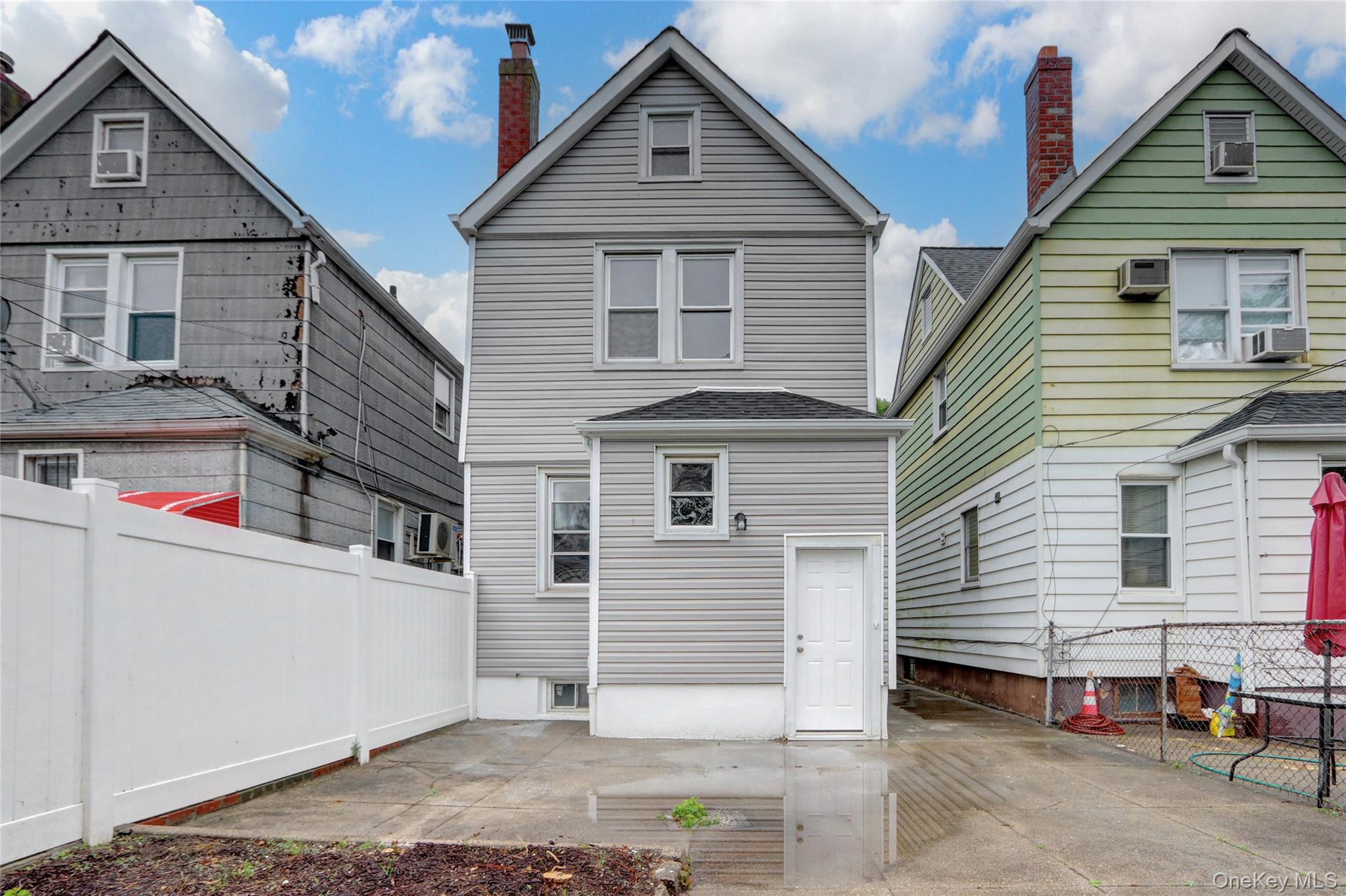 62-22 80th Road, Glendale, NY 11385