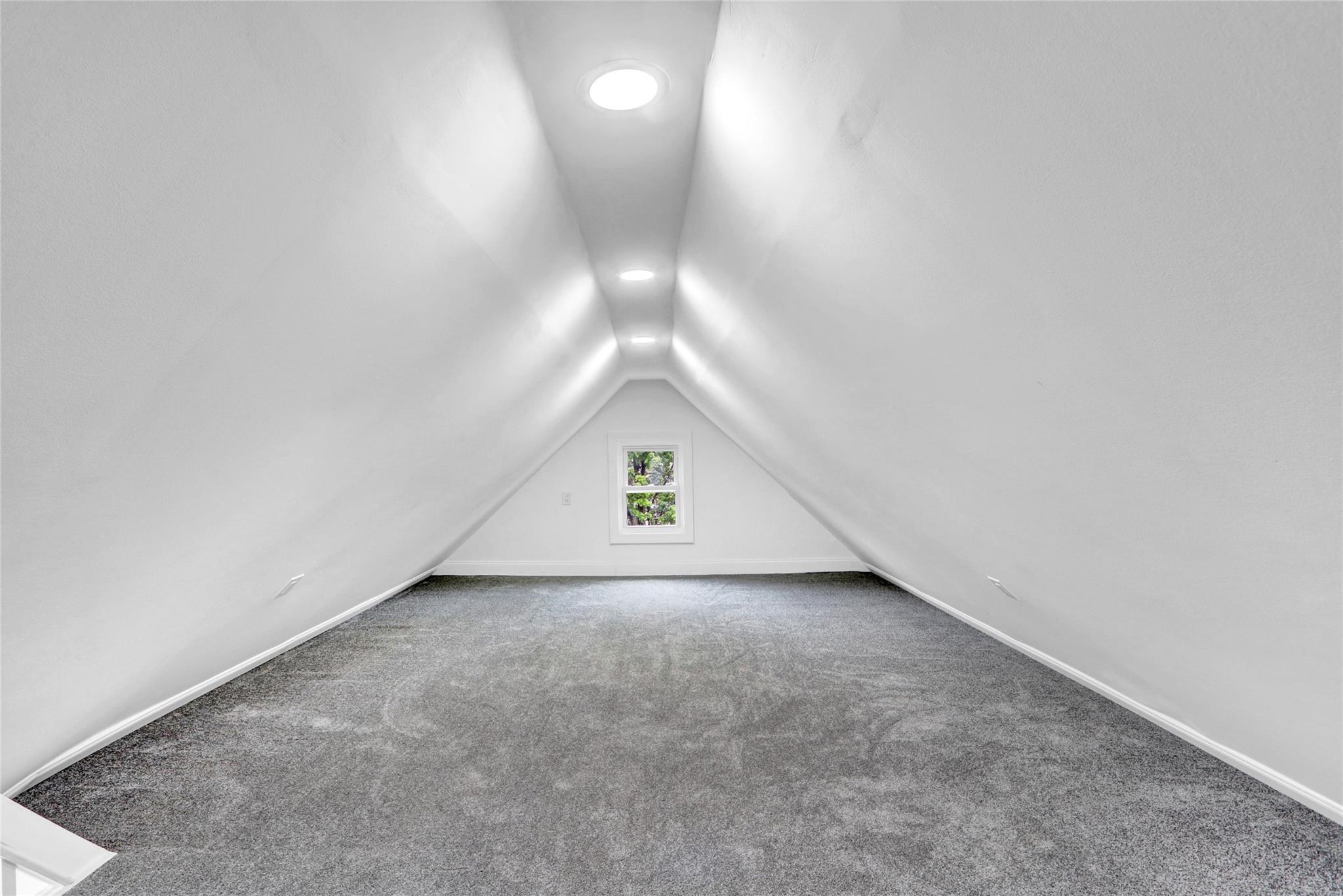 62-22 80th Road, Glendale, NY 11385