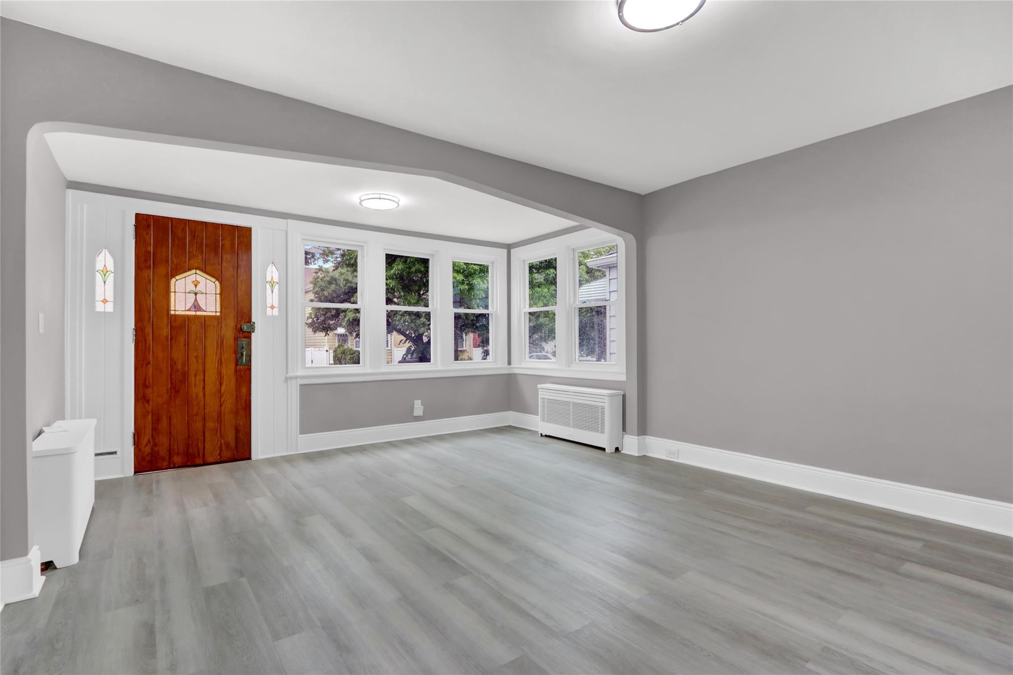 62-22 80th Road, Glendale, NY 11385