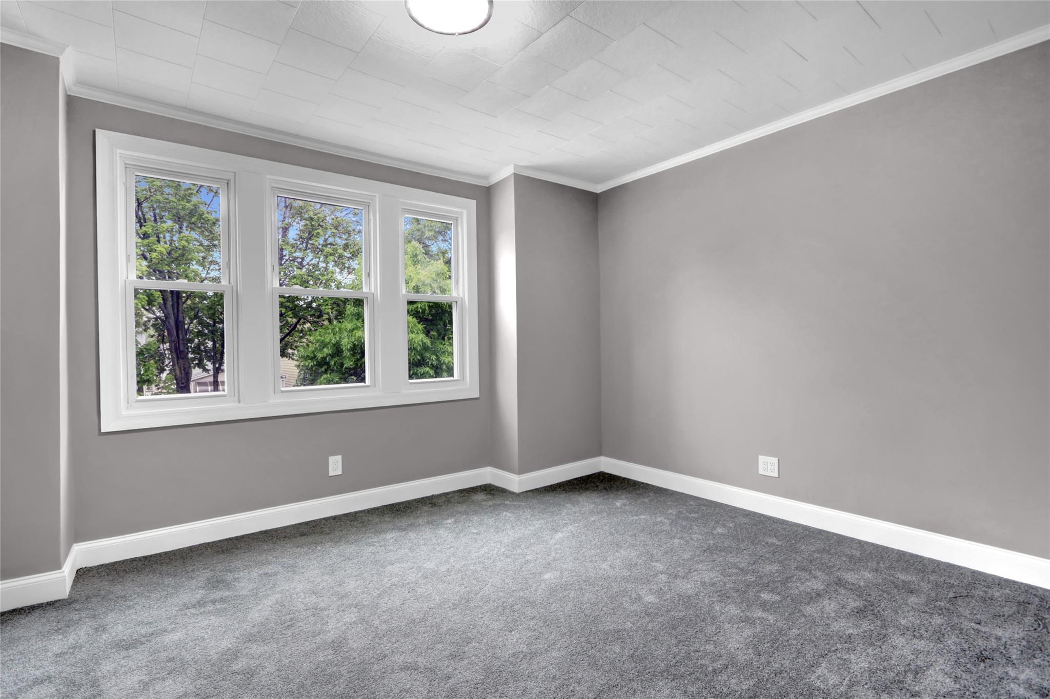 62-22 80th Road, Glendale, NY 11385